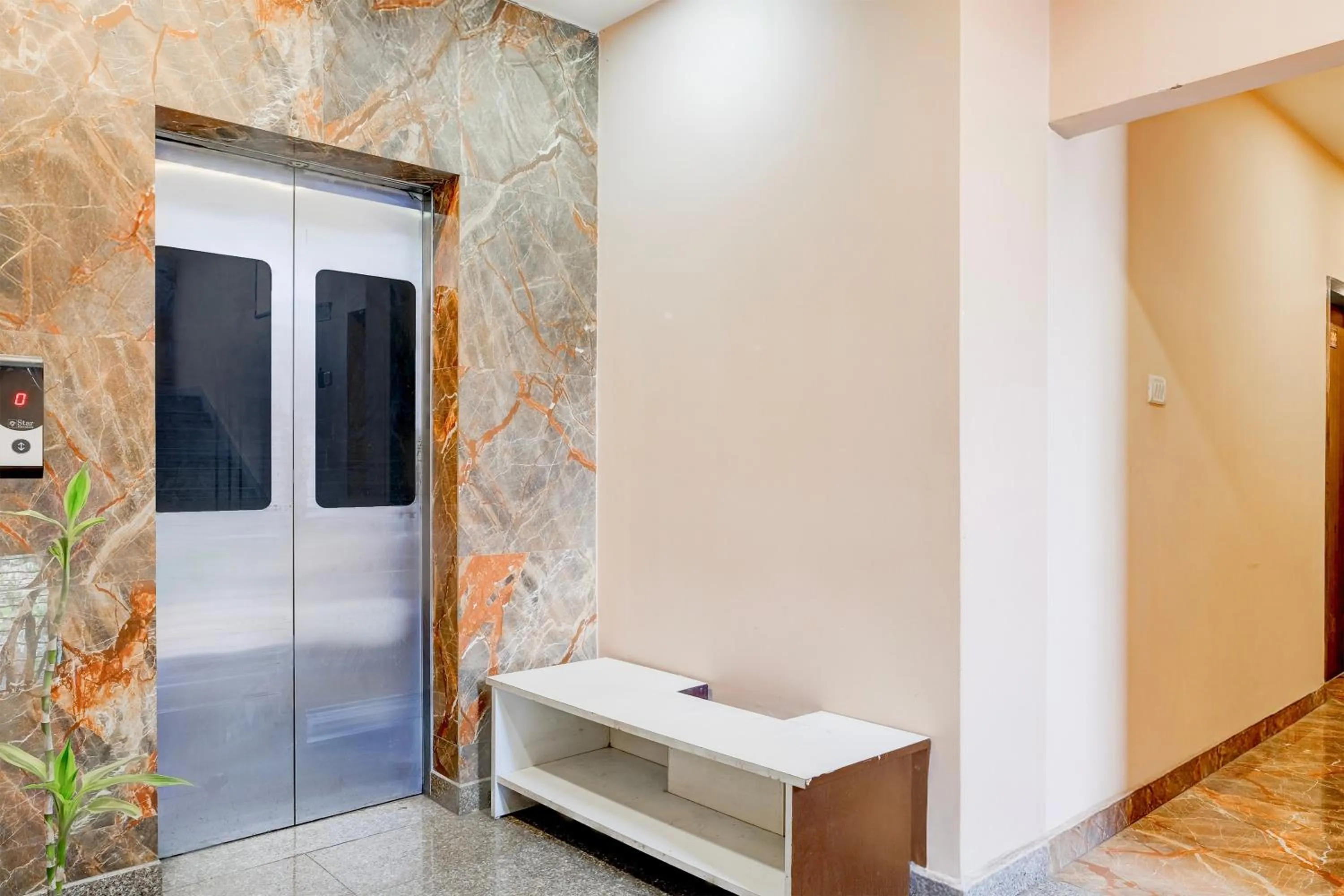 Lobby or reception in Super Townhouse Beltola Tiniali Formerly Hotel Pratishtha