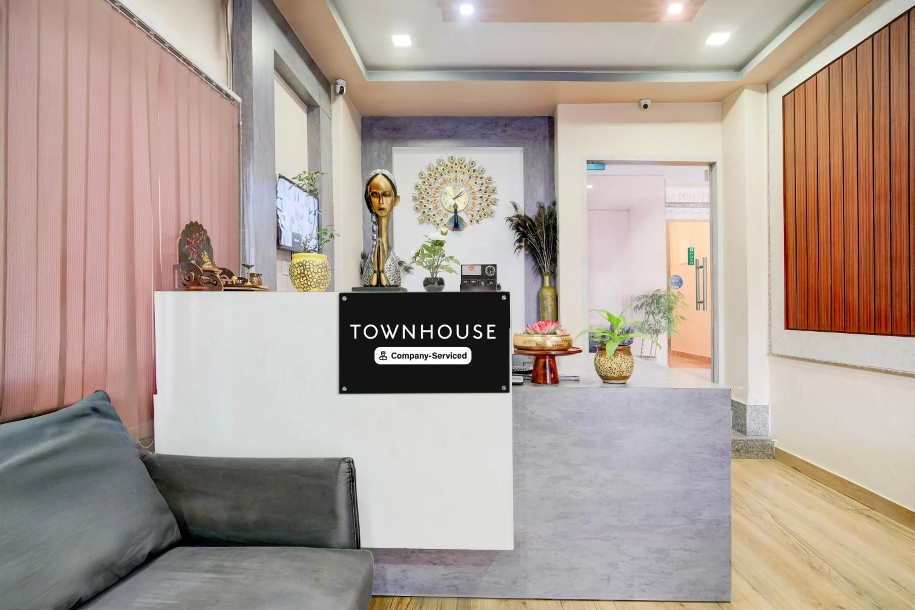 Lobby or reception in Super Townhouse Beltola Tiniali Formerly Hotel Pratishtha