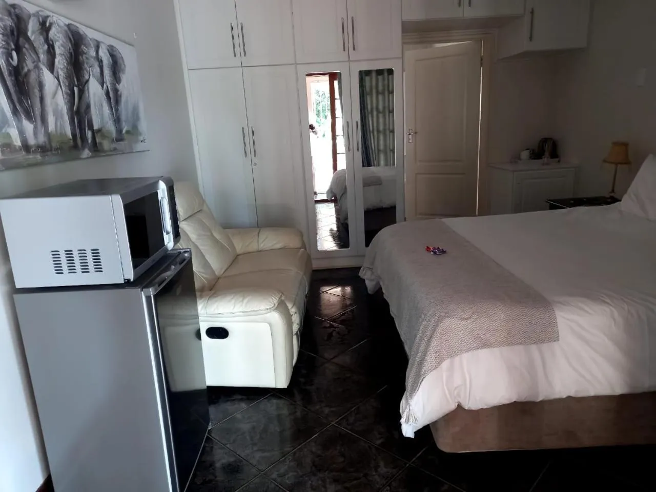 Bedroom, Bed in The Hills Guest House