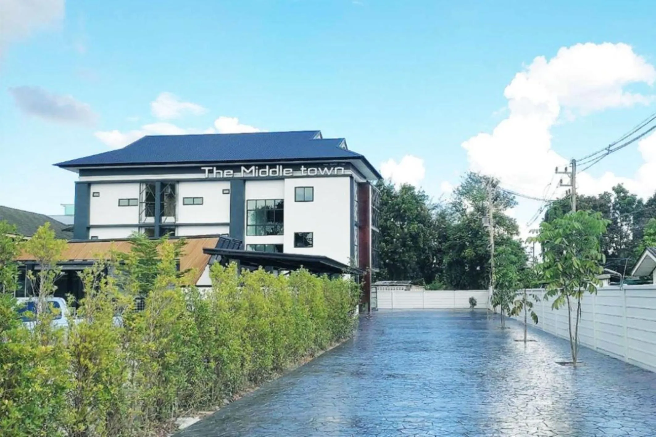 Property building in The Middle Town SHA