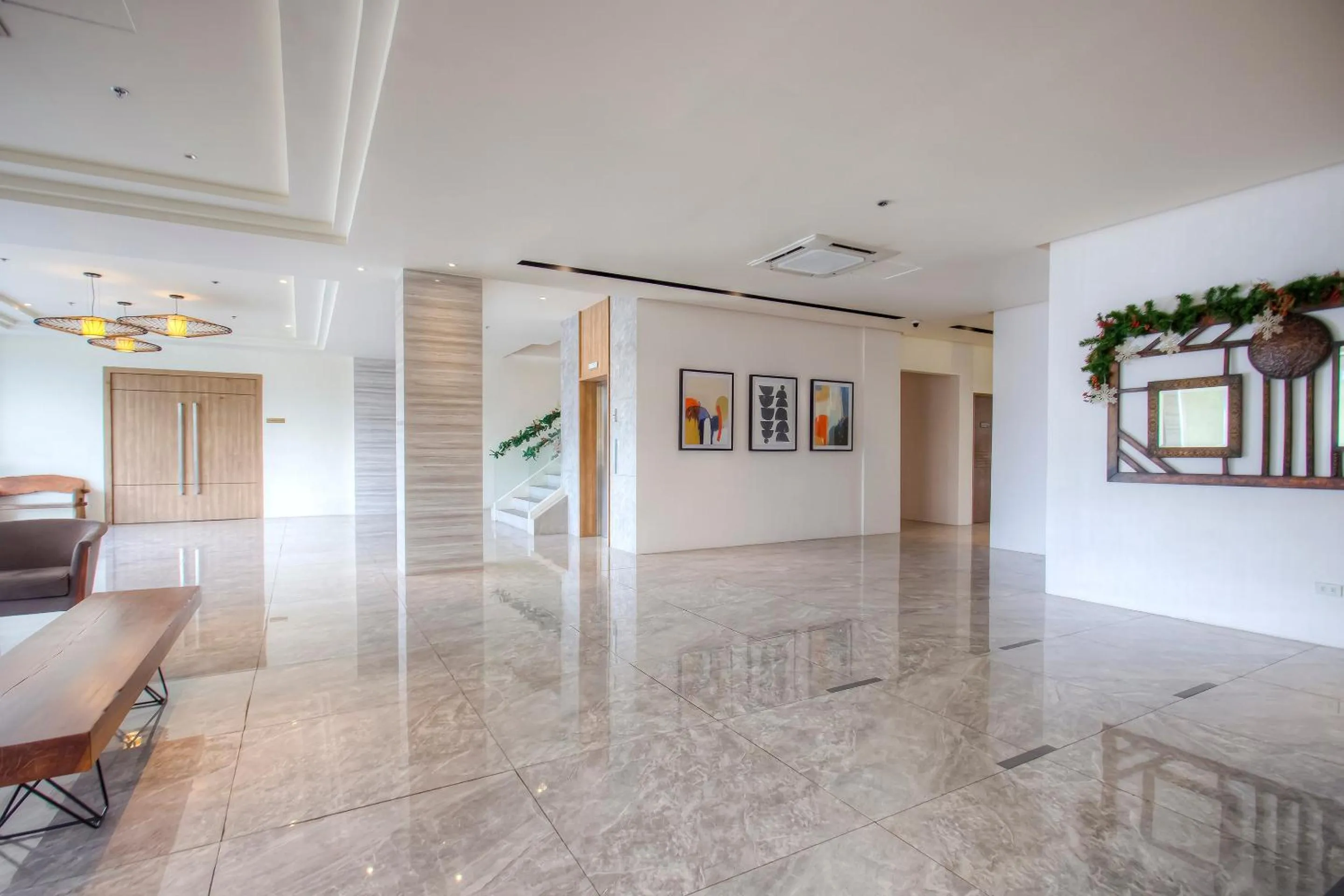 Lobby or reception in Capital O 827 Speciale Hotel