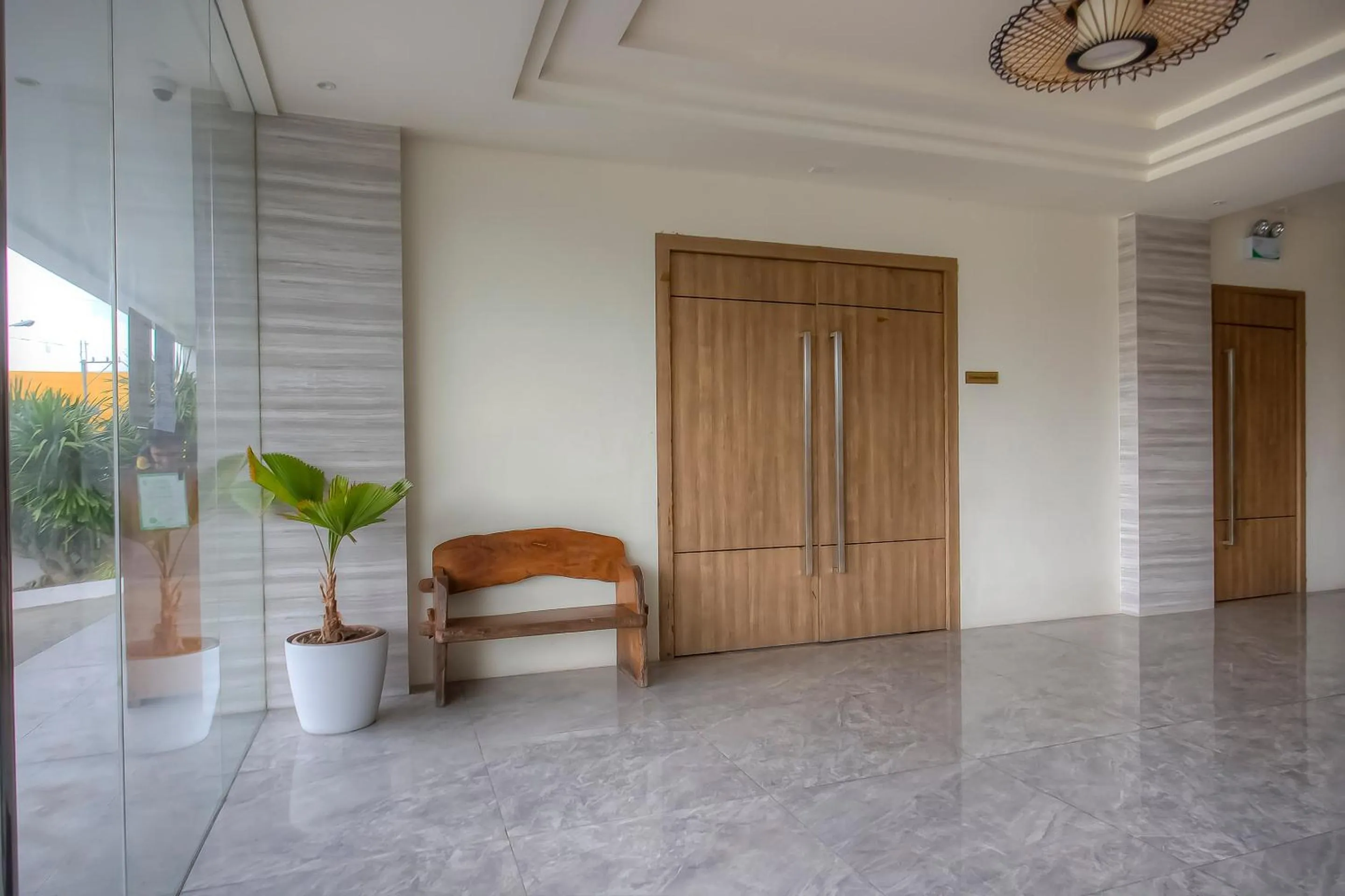 Lobby or reception in Capital O 827 Speciale Hotel