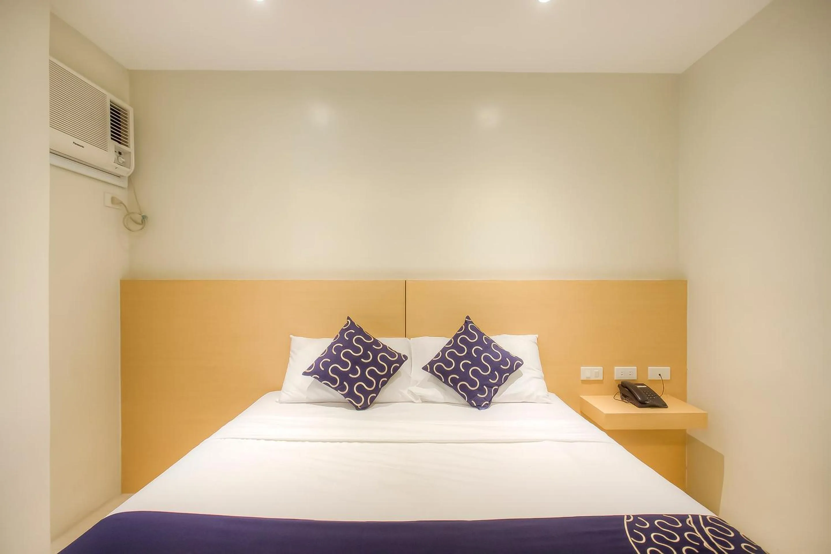 Bedroom, Bed in Capital O 827 Speciale Hotel