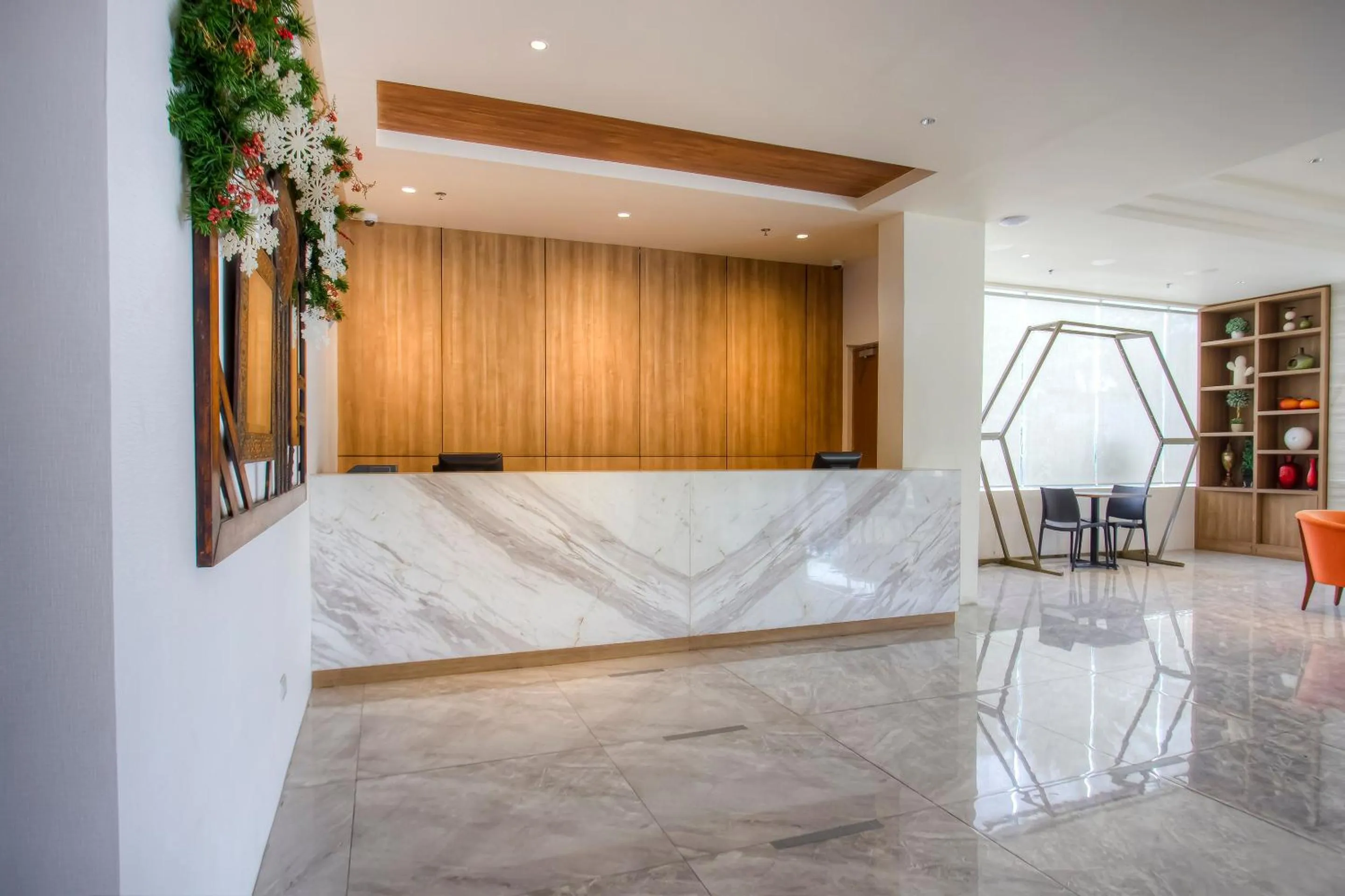 Lobby or reception in Capital O 827 Speciale Hotel