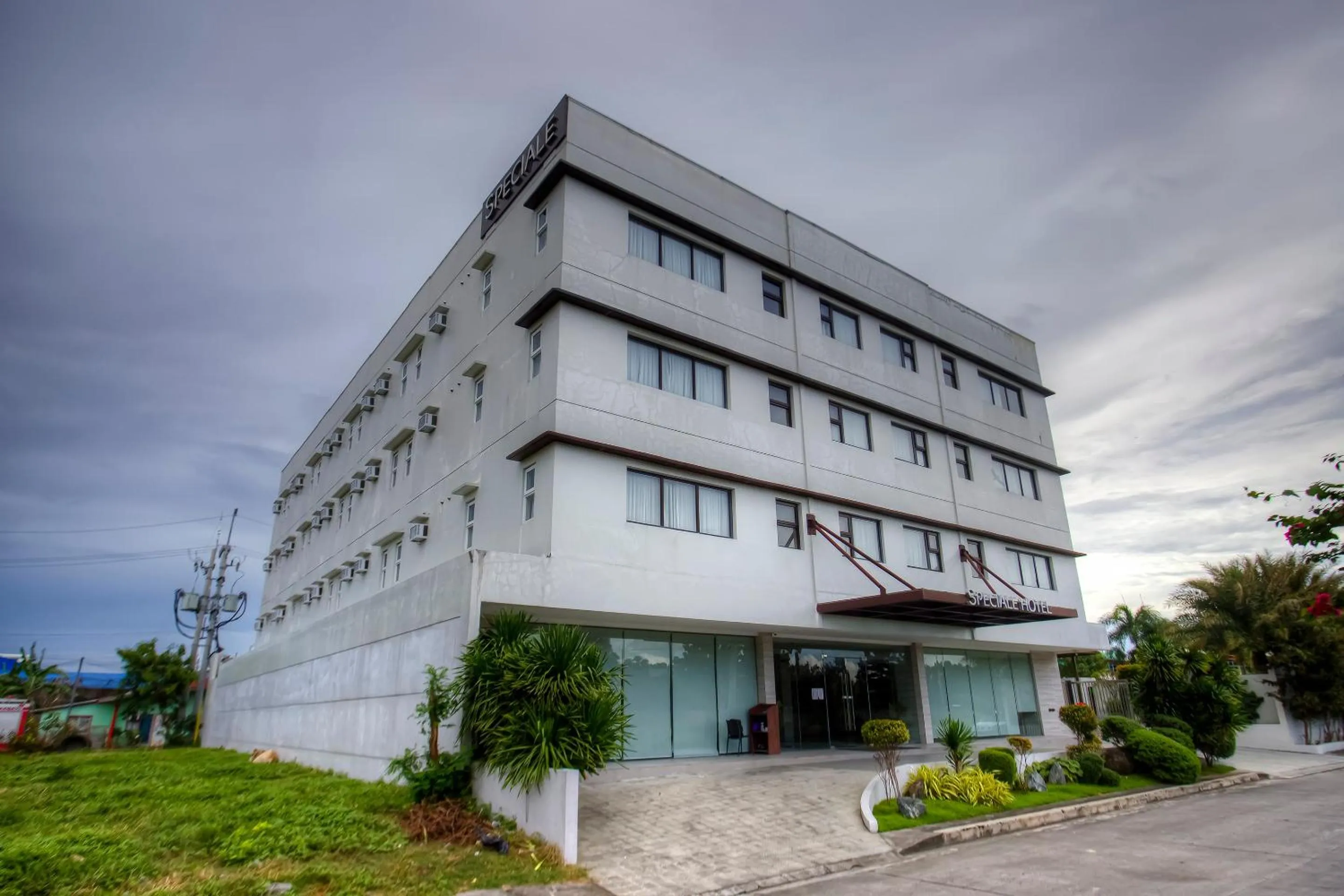 Facade/entrance in Capital O 827 Speciale Hotel