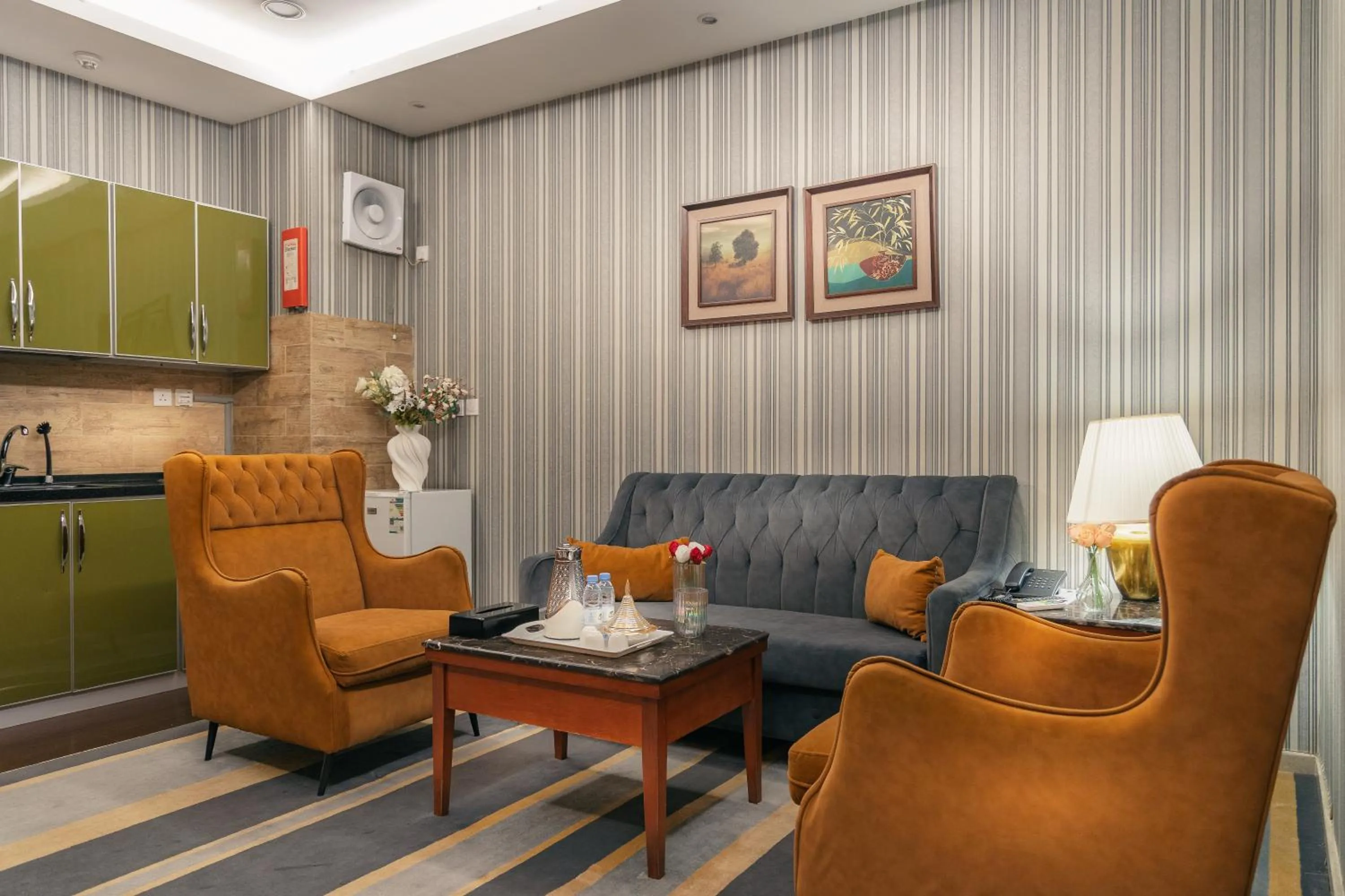 Kitchen or kitchenette in شاطيء الحياة للشقق المخدومة