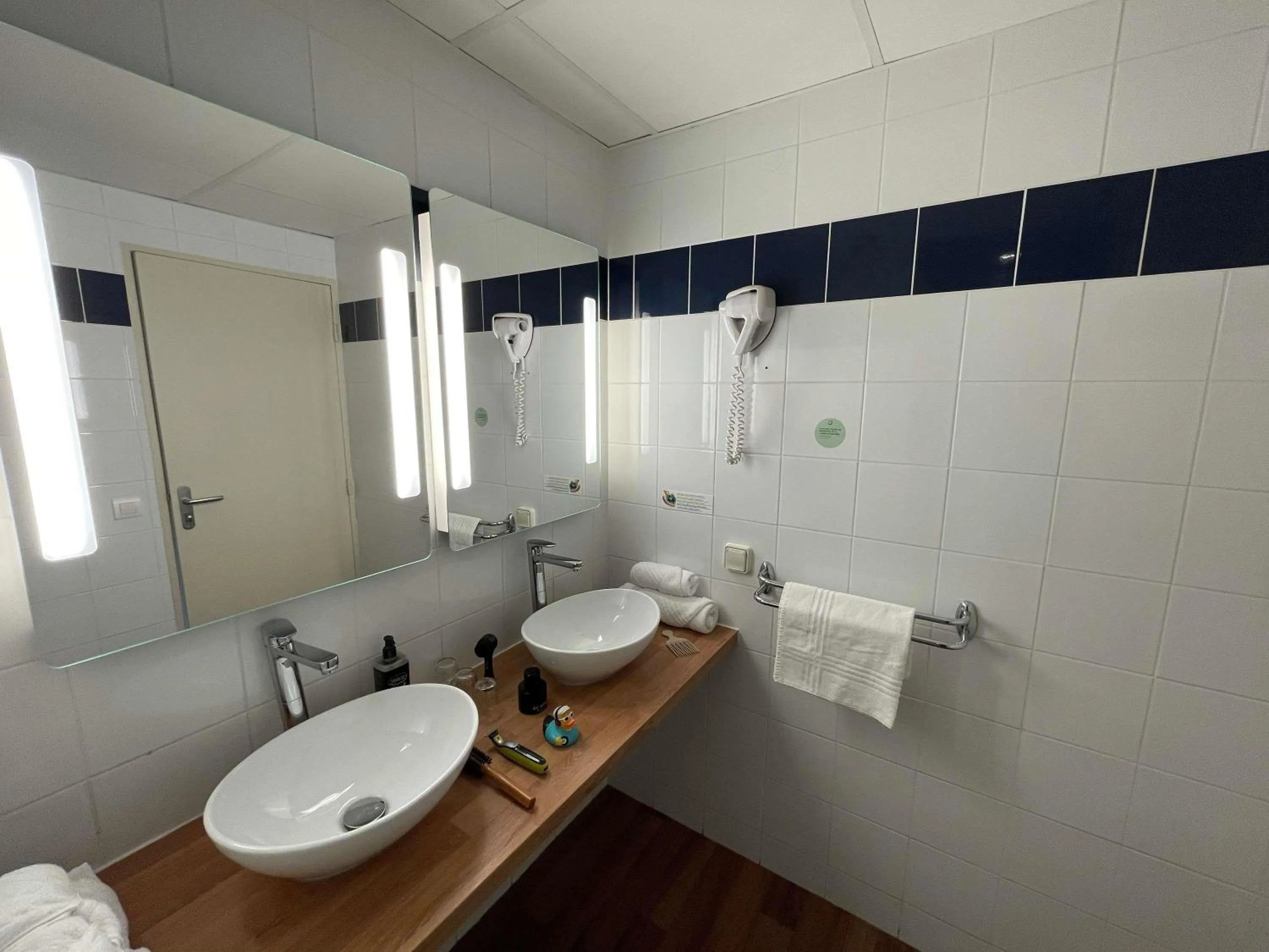 Bathroom in Ibis Styles Toulouse Blagnac Aéroport