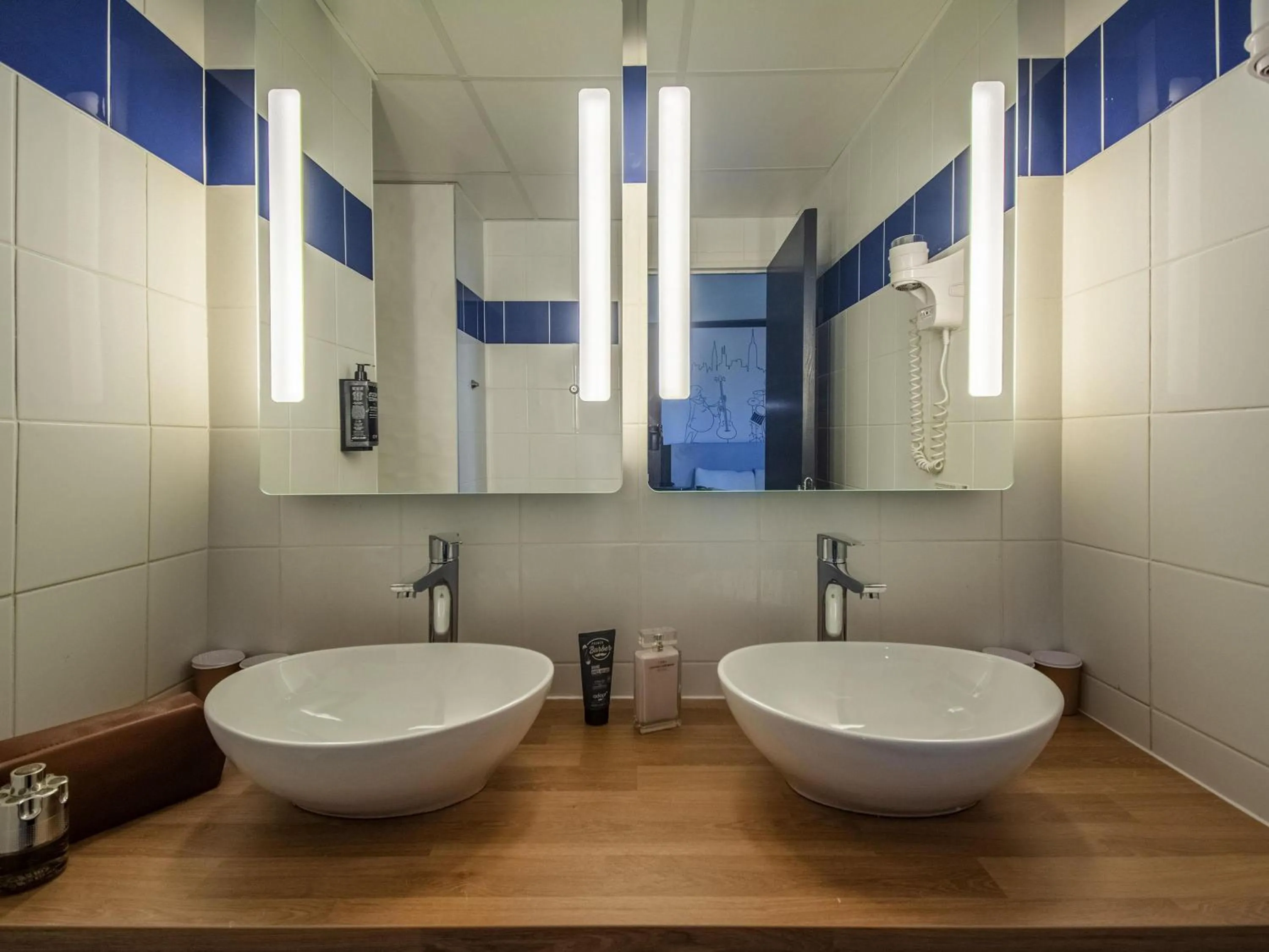 Bathroom in Ibis Styles Toulouse Blagnac Aéroport