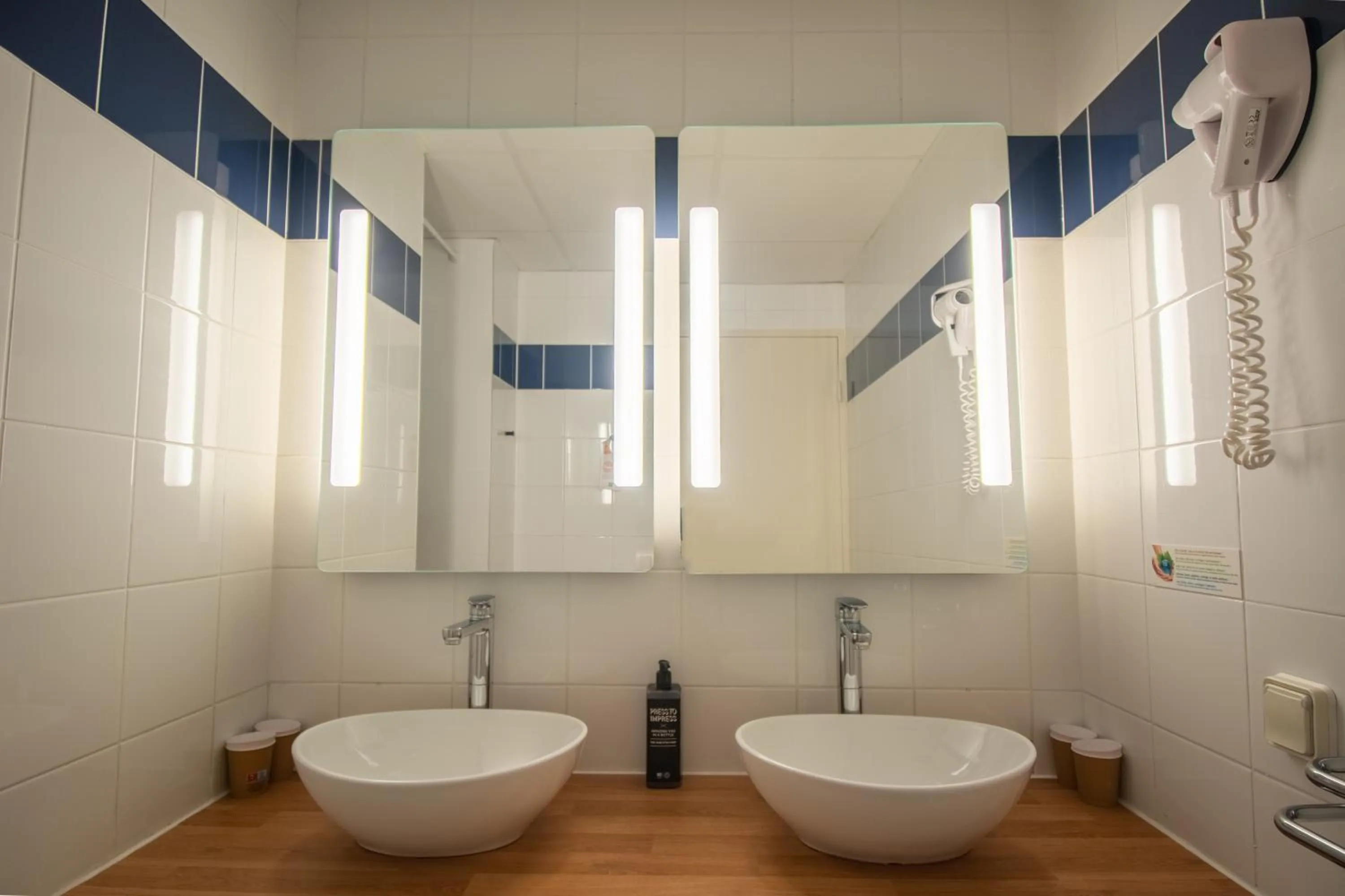 Bathroom in Ibis Styles Toulouse Blagnac Aéroport