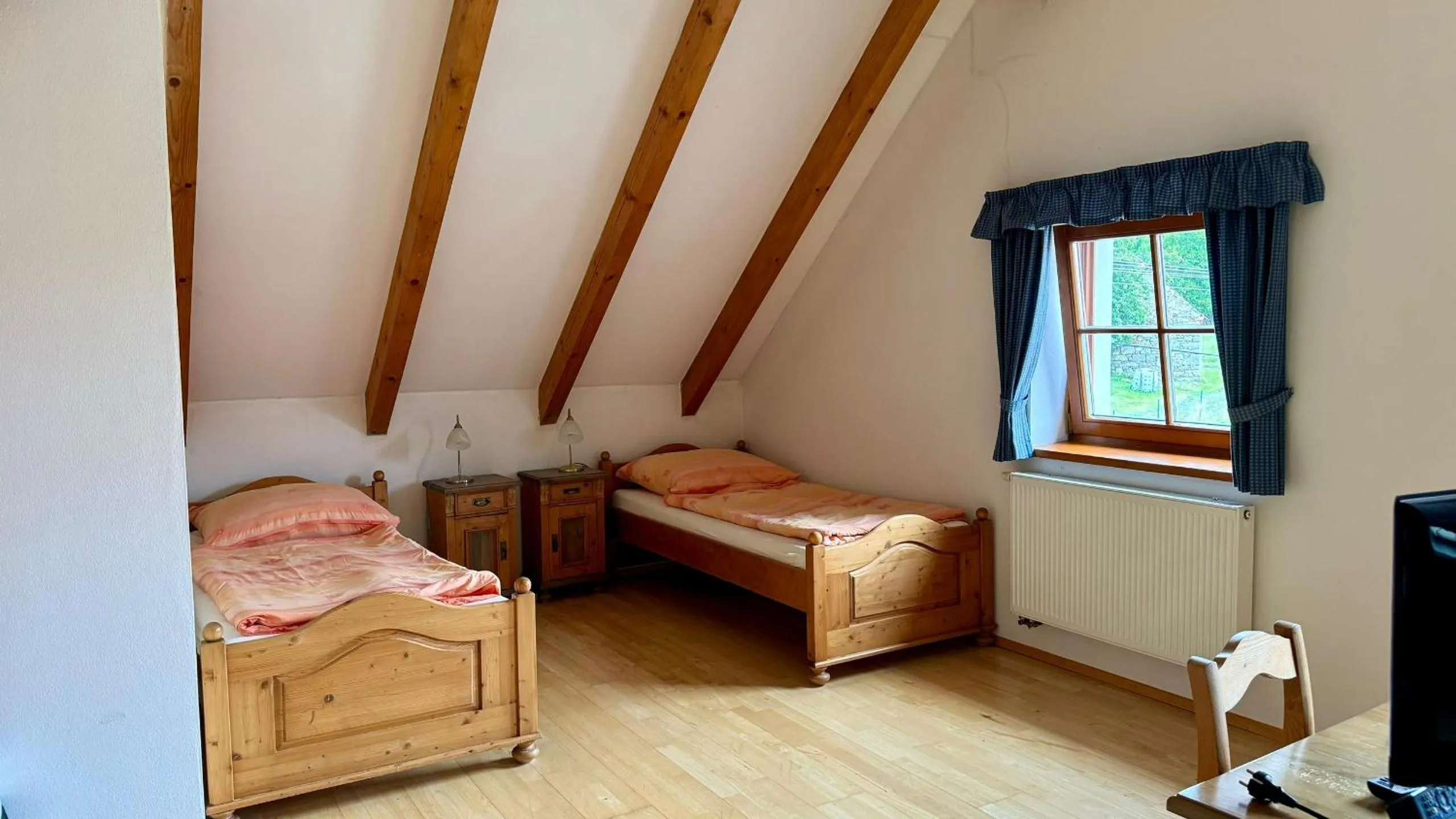 Bed in Hotelový a jezdecký areál Dvůr Krutěnice