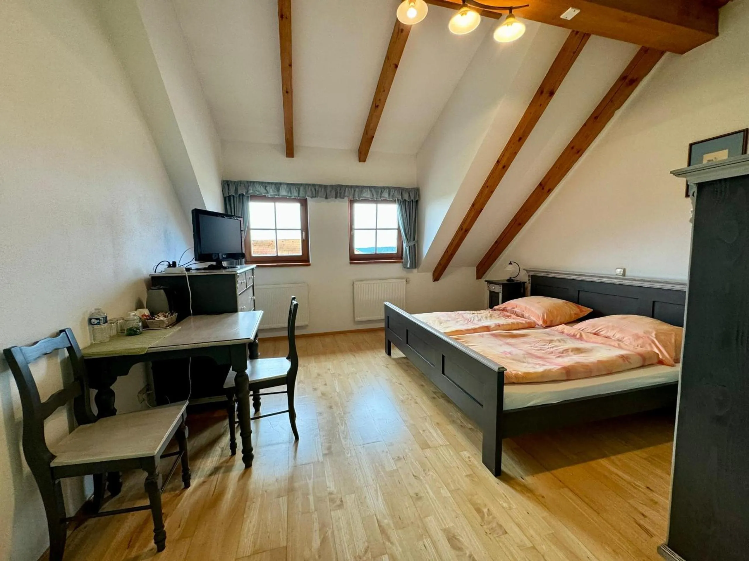 Bed in Hotelový a jezdecký areál Dvůr Krutěnice