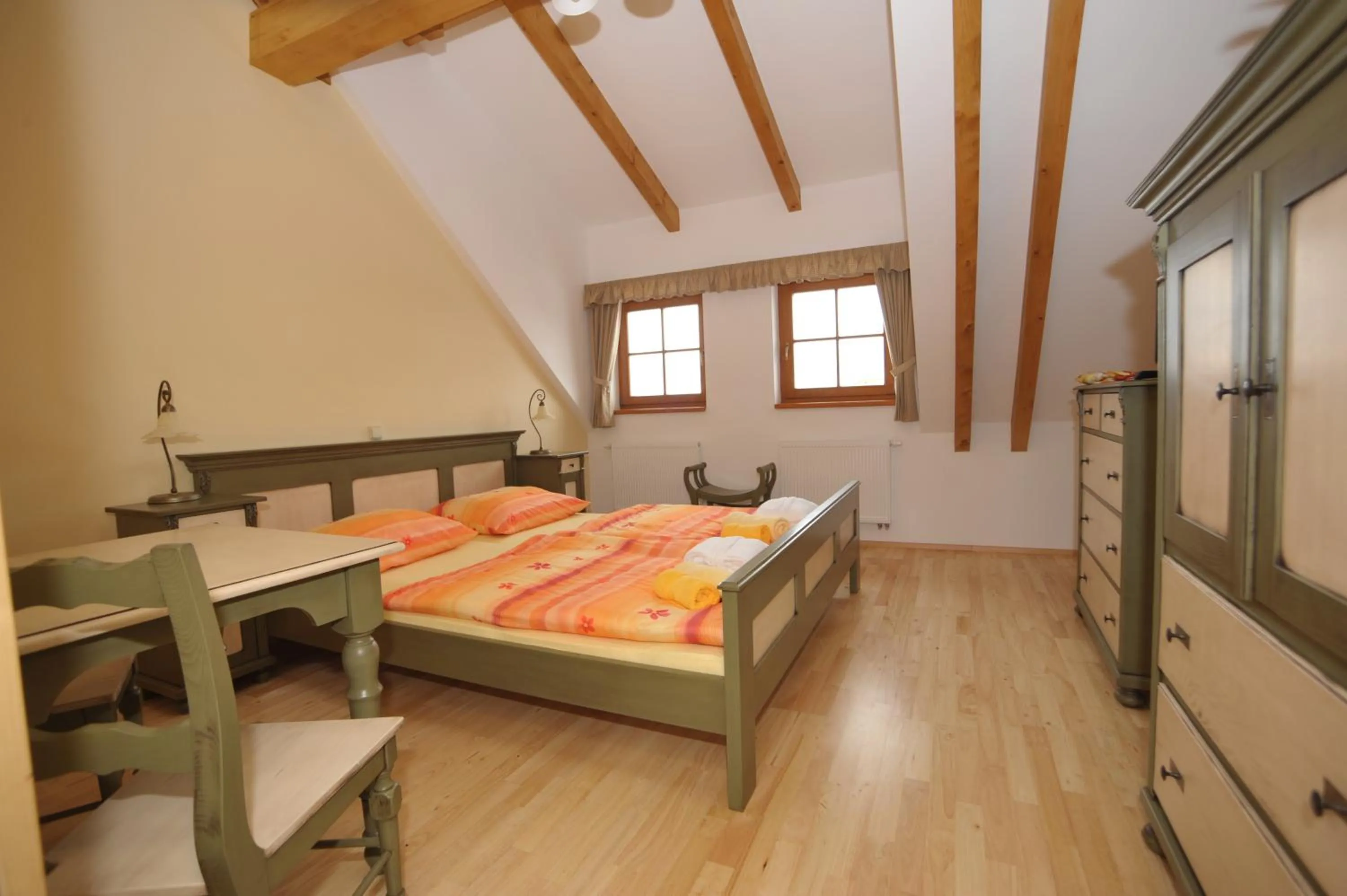 Bed in Hotelový a jezdecký areál Dvůr Krutěnice