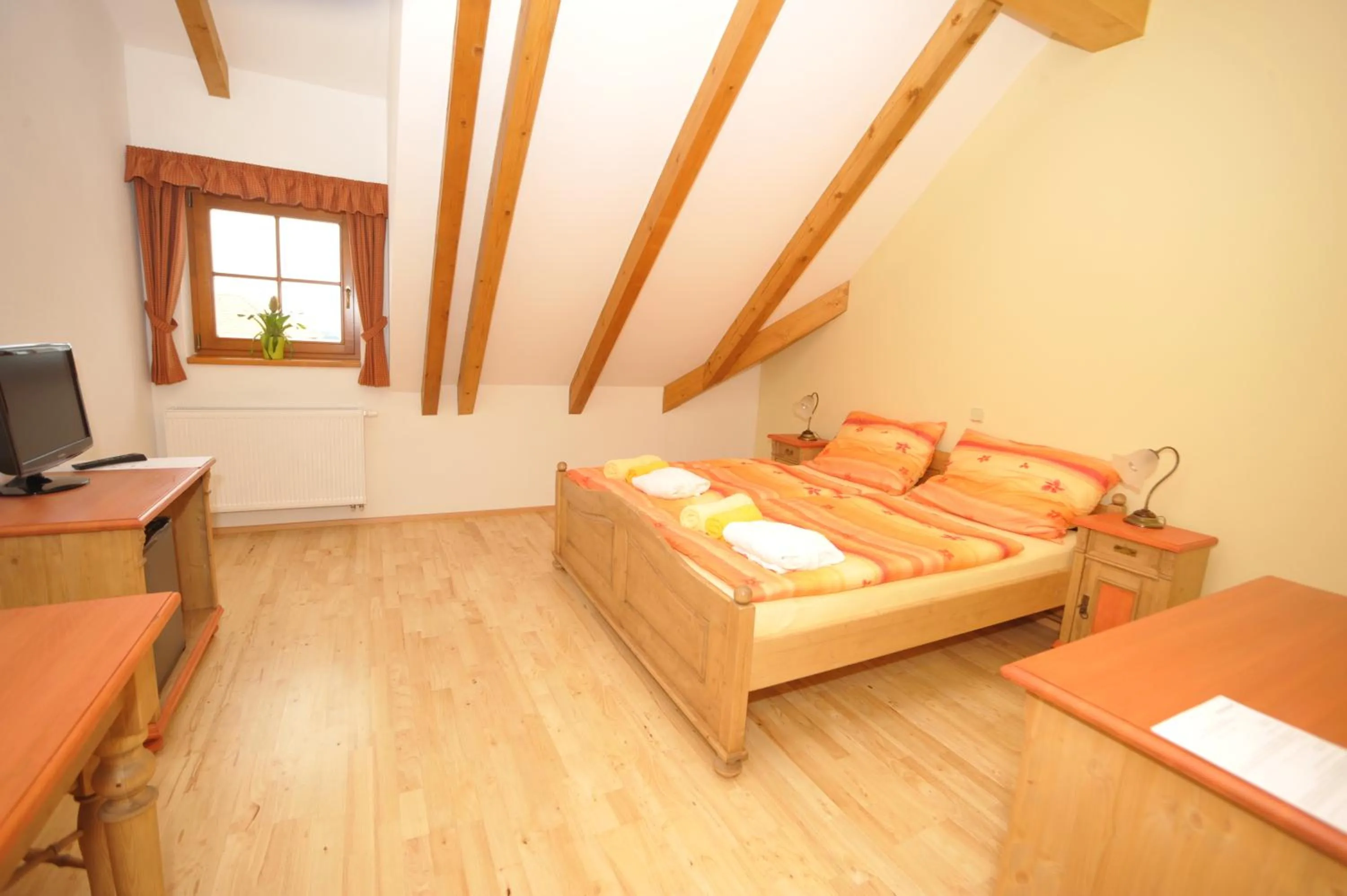 Photo of the whole room, Bed in Hotelový a jezdecký areál Dvůr Krutěnice