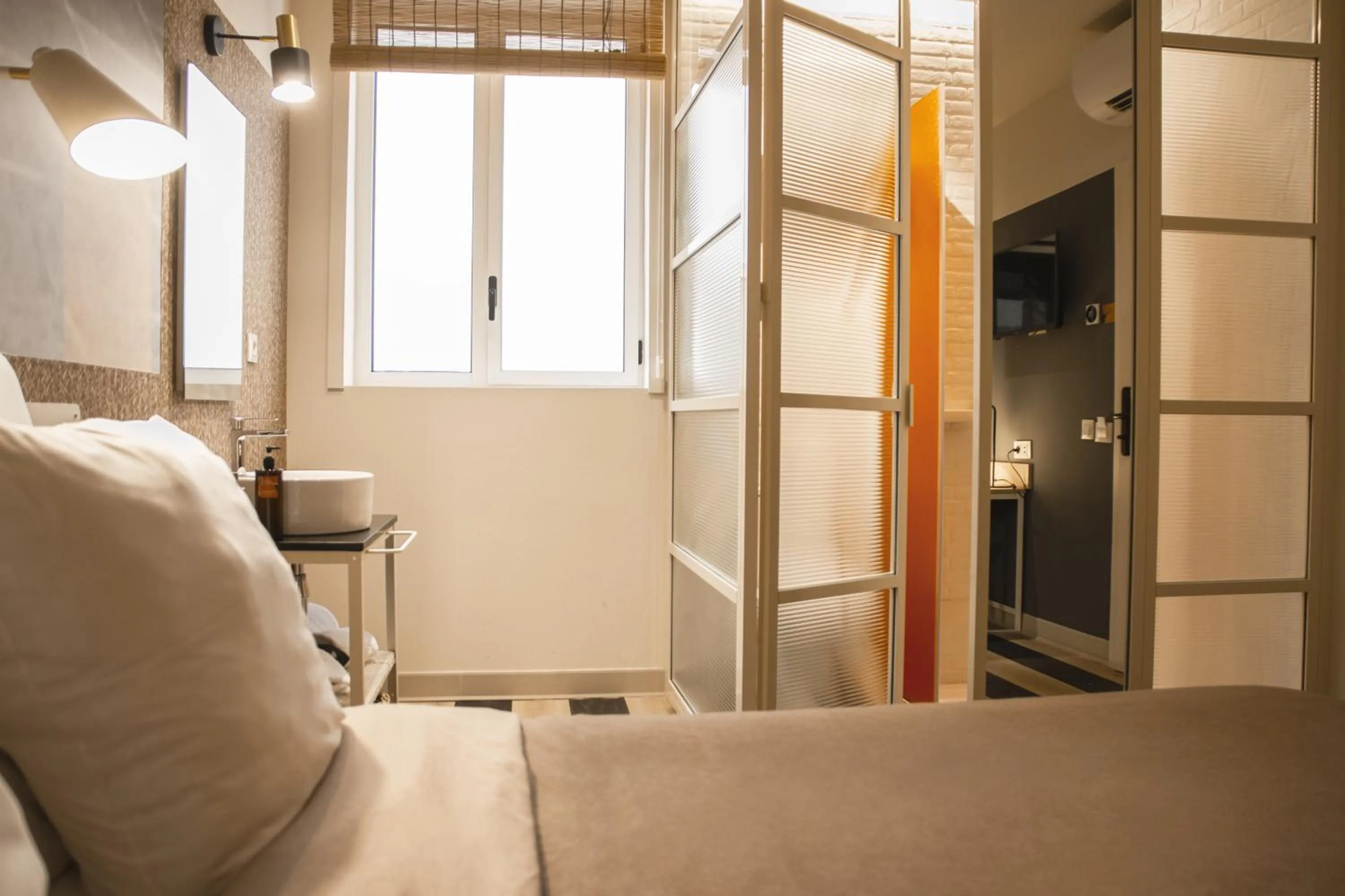 Shower, Bed in room Select Tetuán