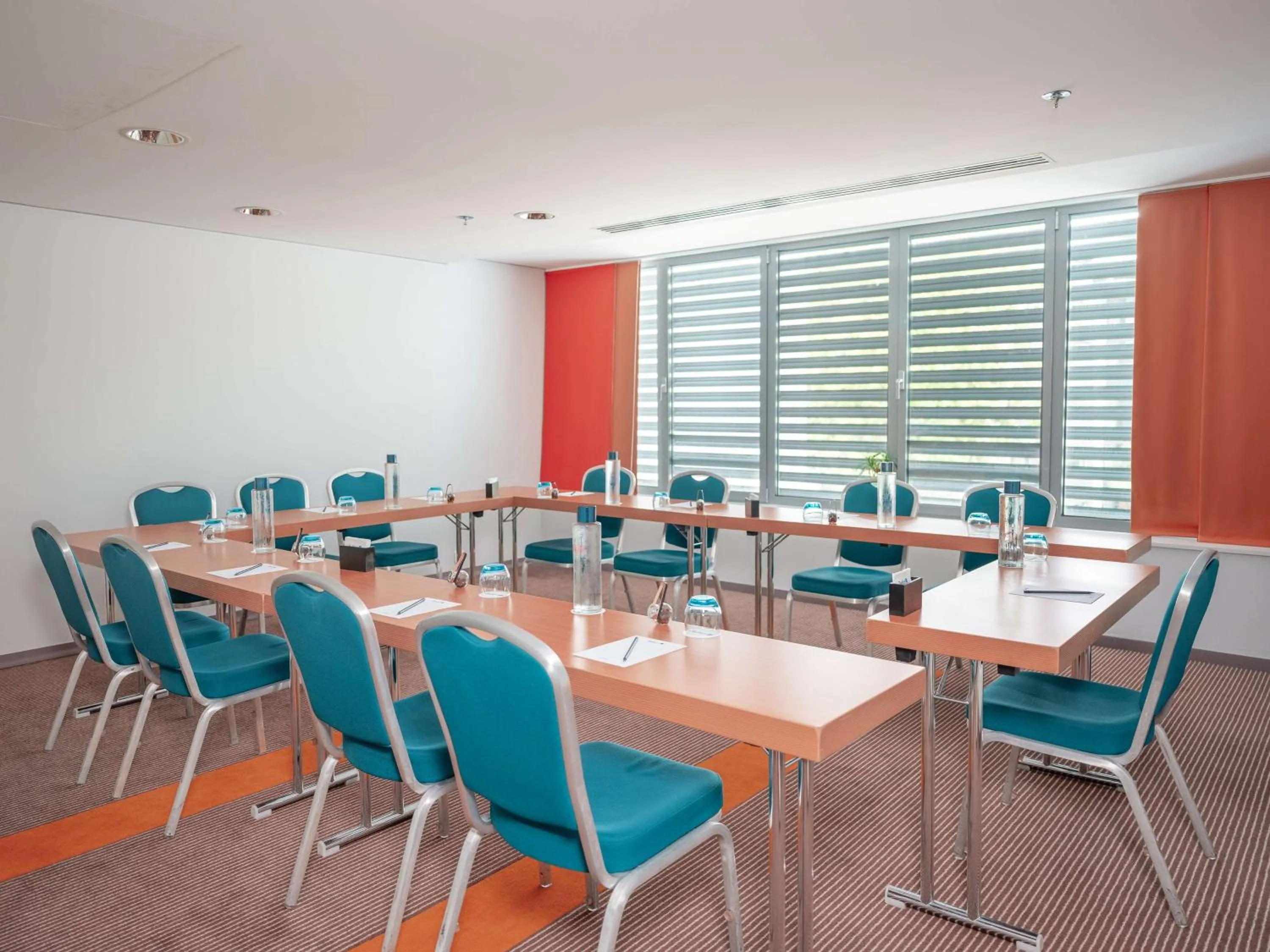 Meeting/conference room in Radisson Blu Hotel Toulouse Airport