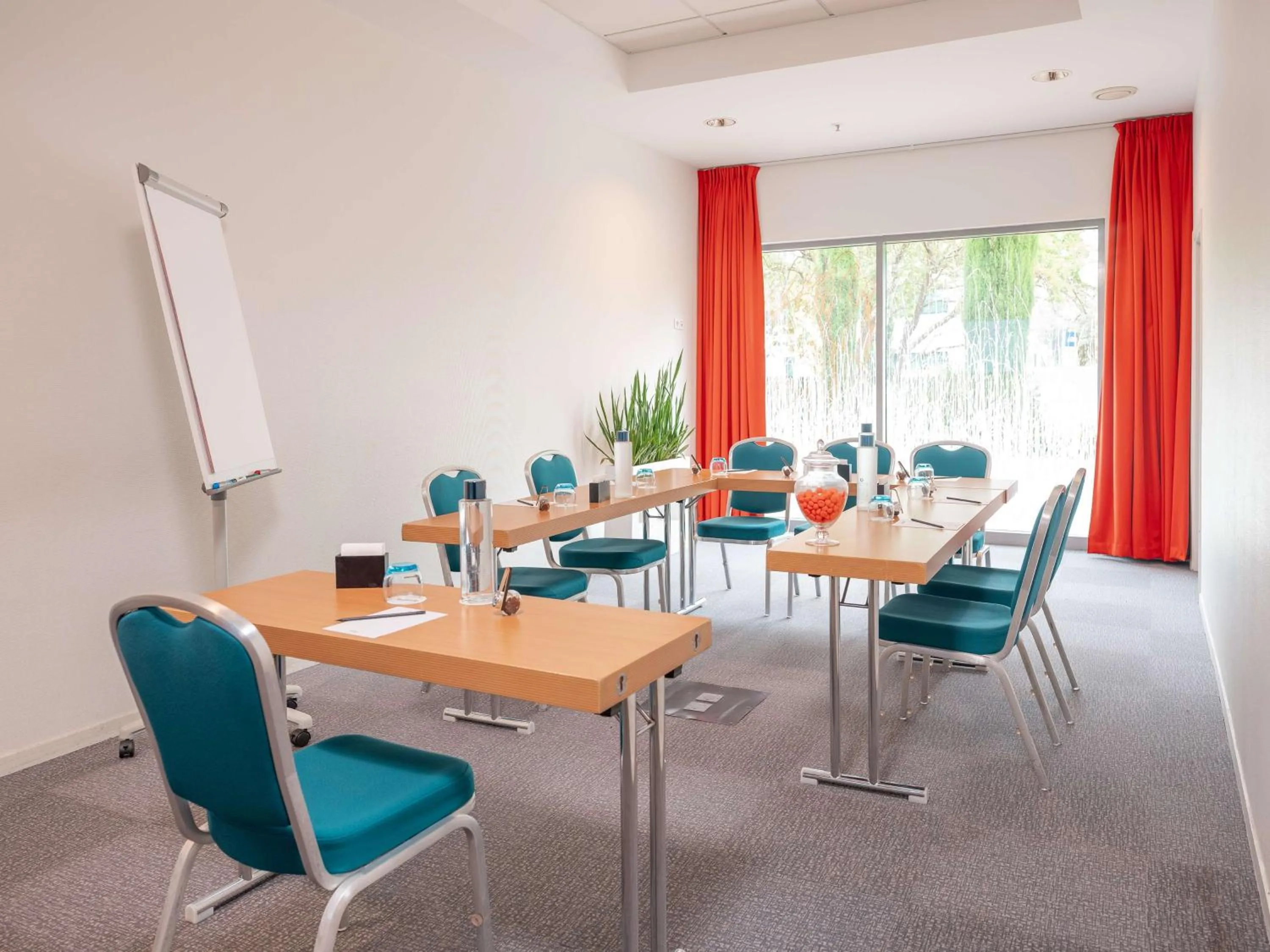 Meeting/conference room in Radisson Blu Hotel Toulouse Airport