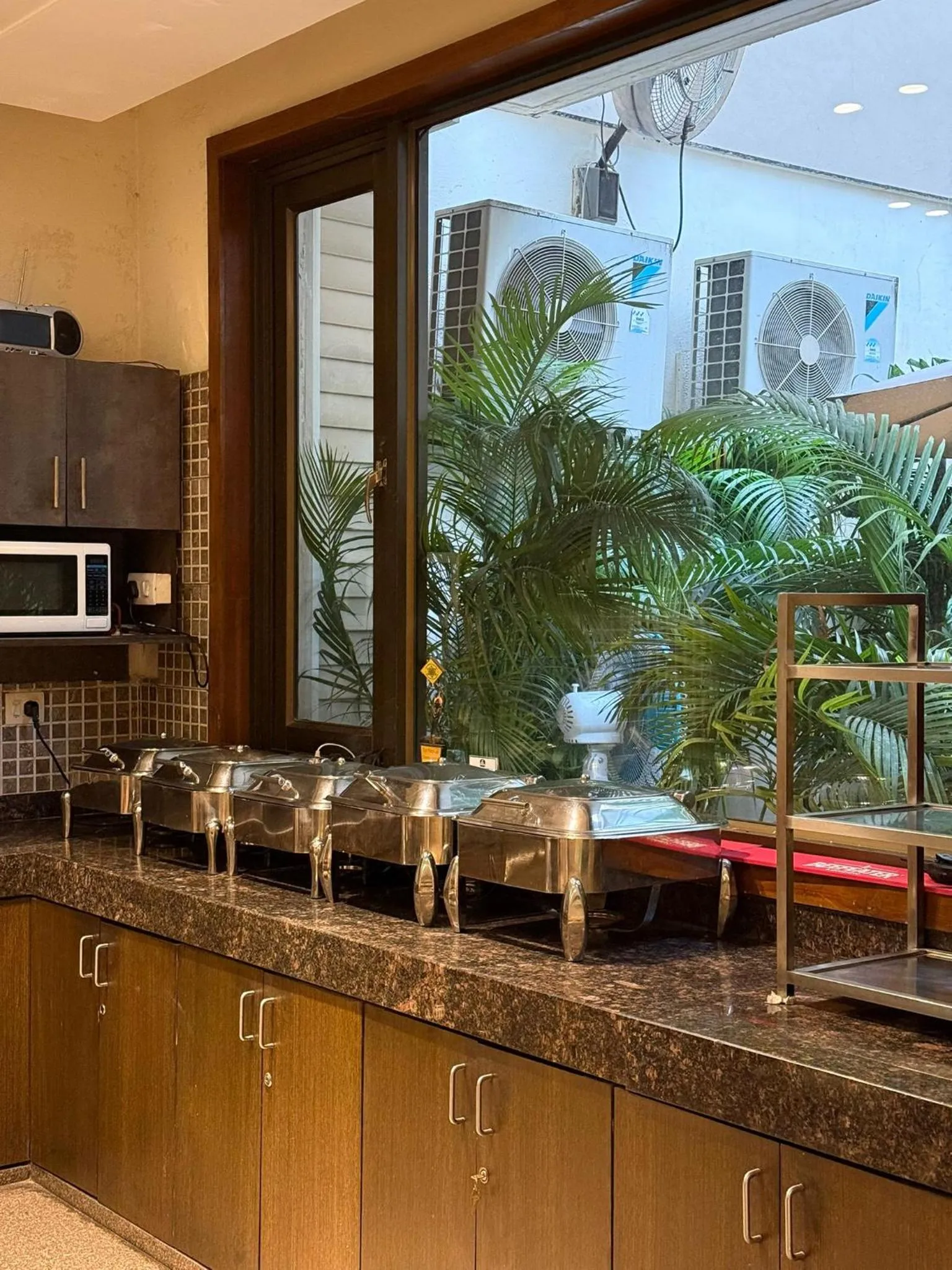 Buffet breakfast in UDS Villa Scandinavian - Next to VFS, Walking to Connaught Place