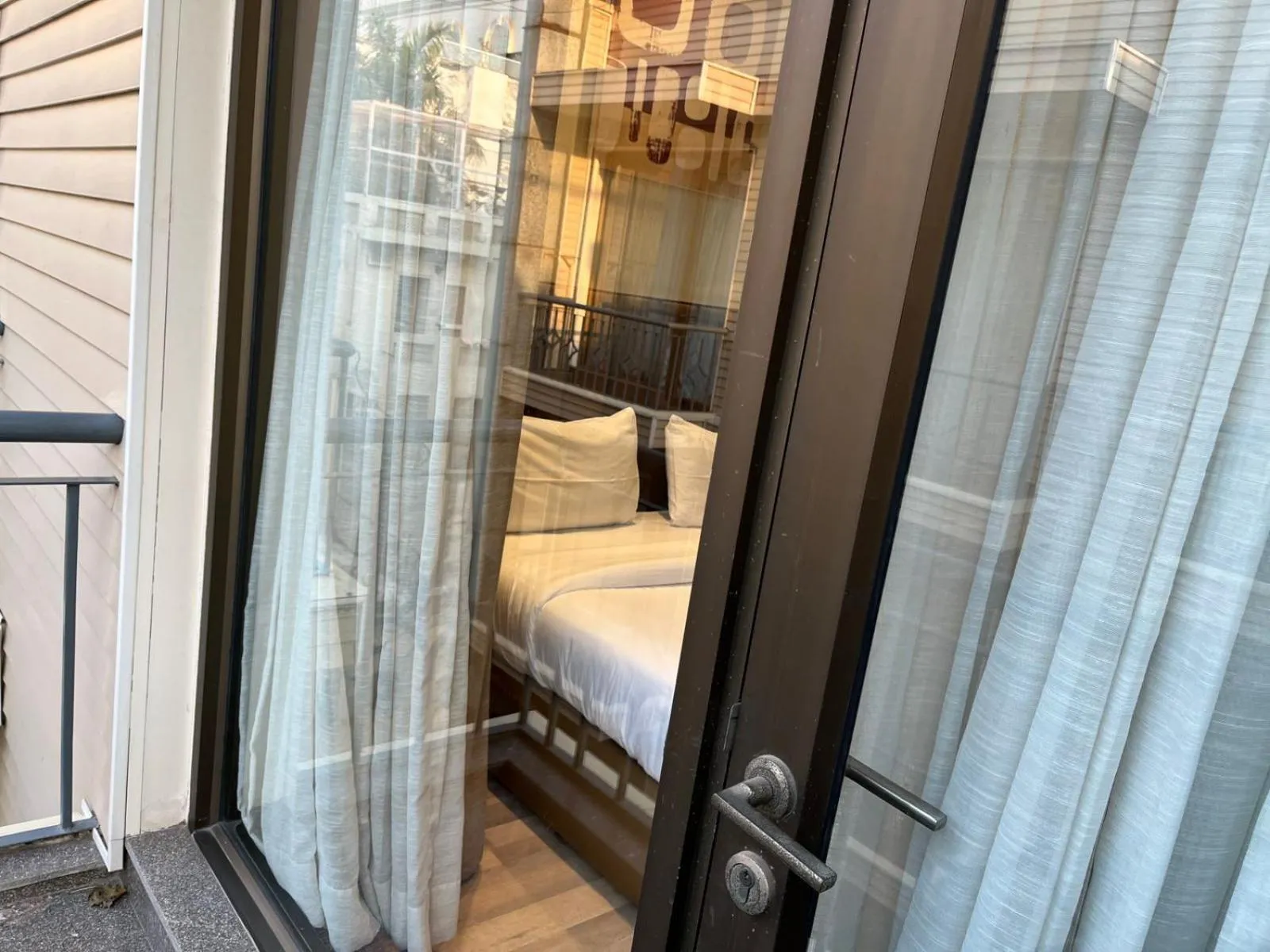 Bed in UDS Villa Scandinavian - Next to VFS, Walking to Connaught Place