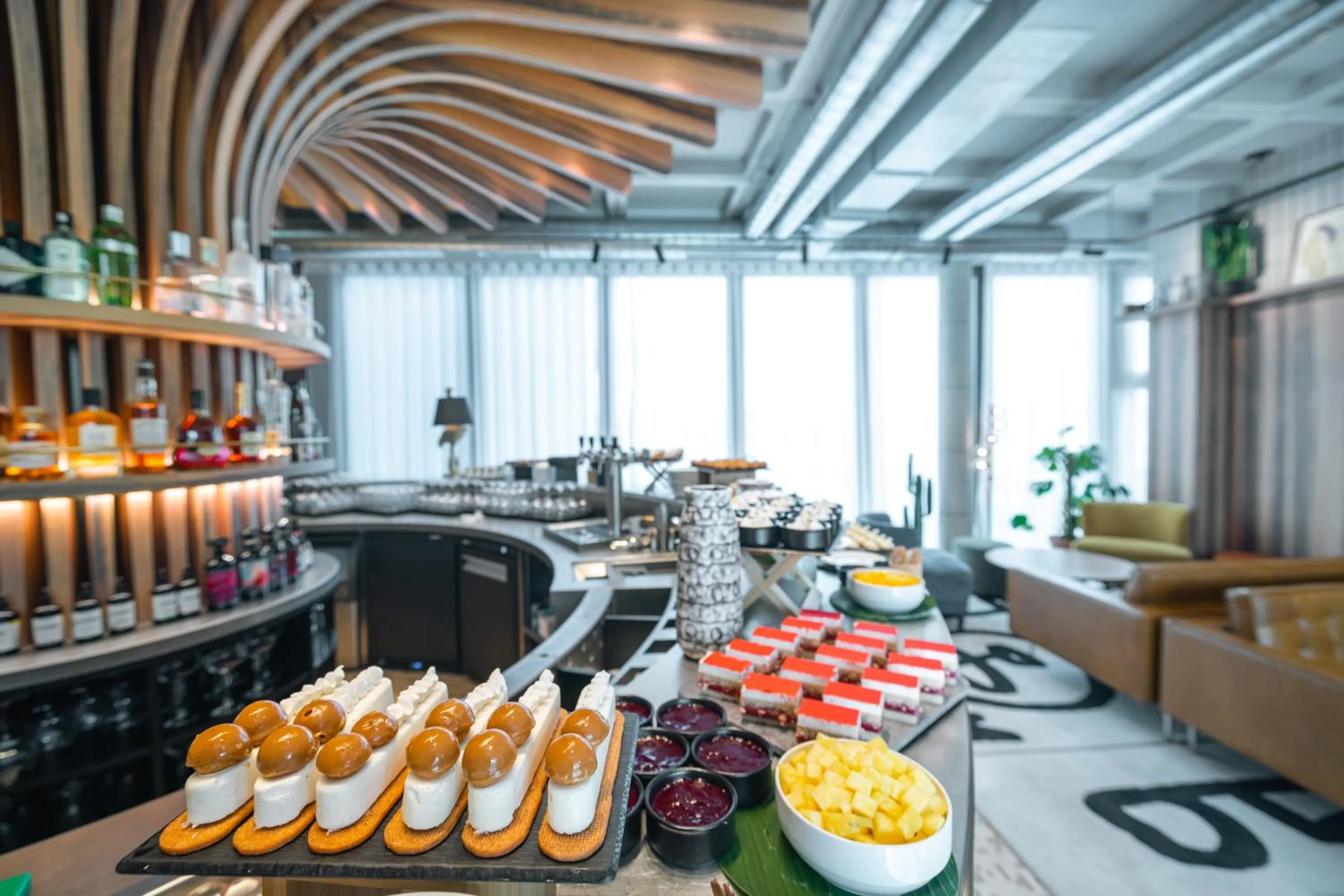 Restaurant/places to eat in KOPSTER Hotel Residence Paris Ouest Colombes