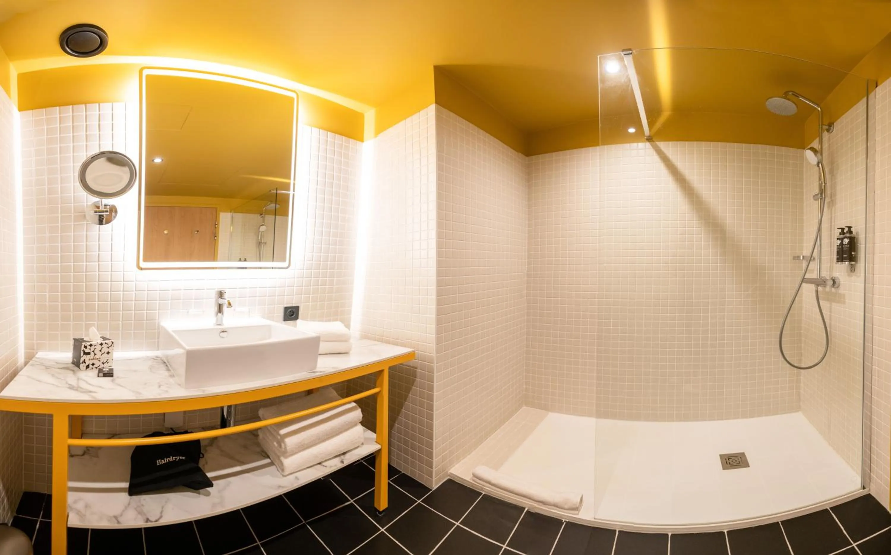 Bathroom in KOPSTER Hotel Residence Paris Ouest Colombes