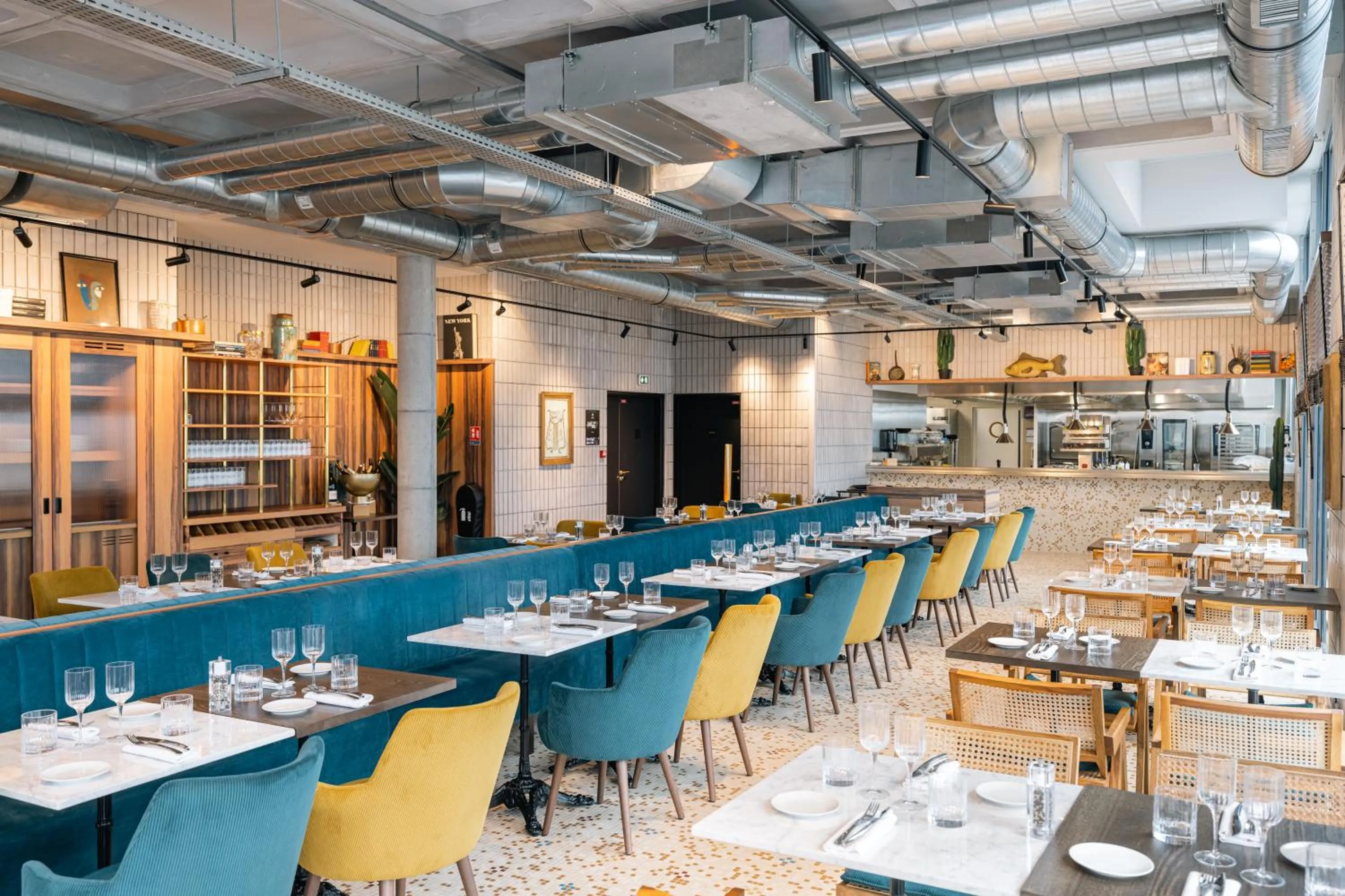 Restaurant/places to eat in KOPSTER Hotel Residence Paris Ouest Colombes