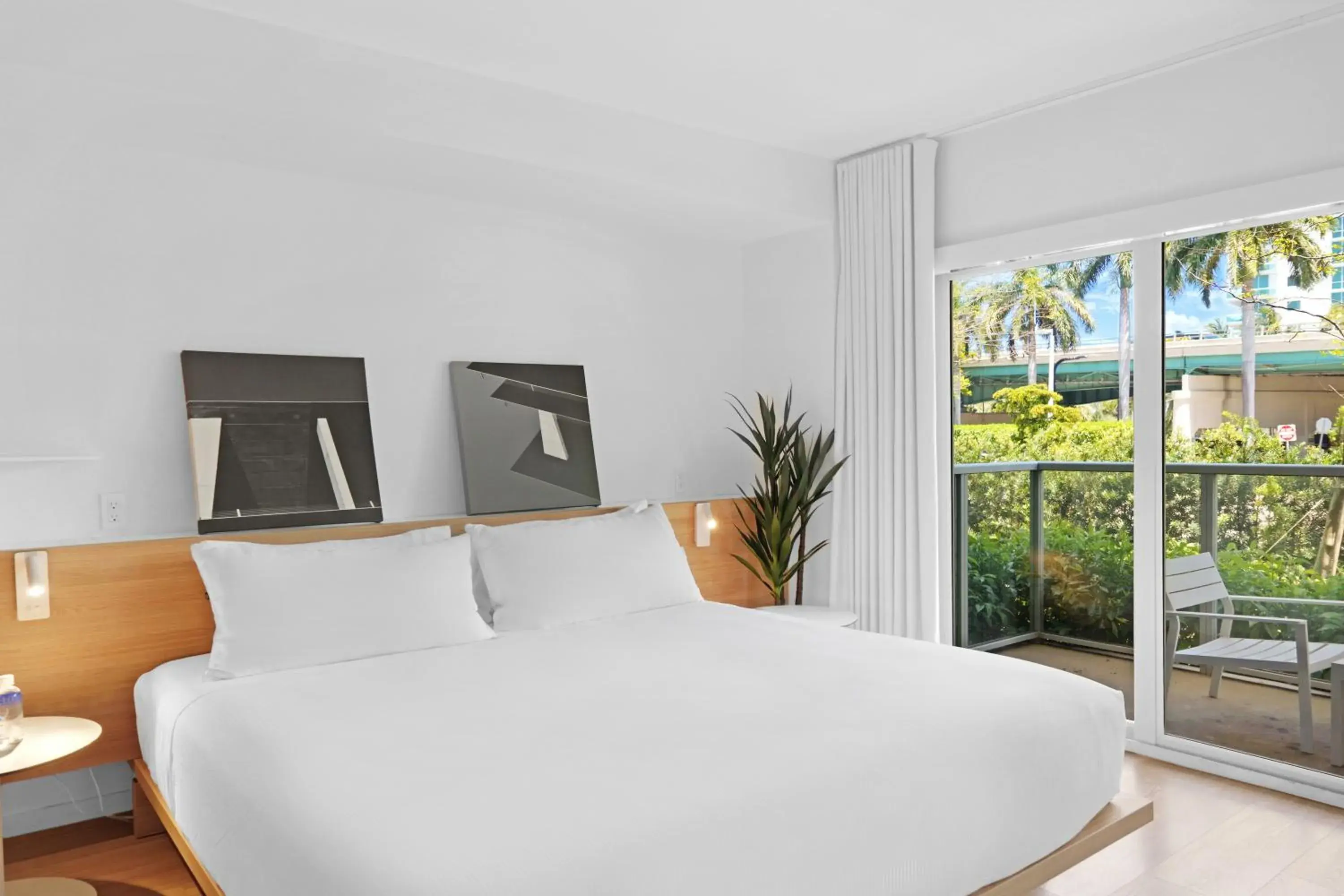 Extra Large Deluxe Studio King in Beach Haus Bal Harbour Extra Large Deluxe Studio King in Beach Haus Bal Harbour