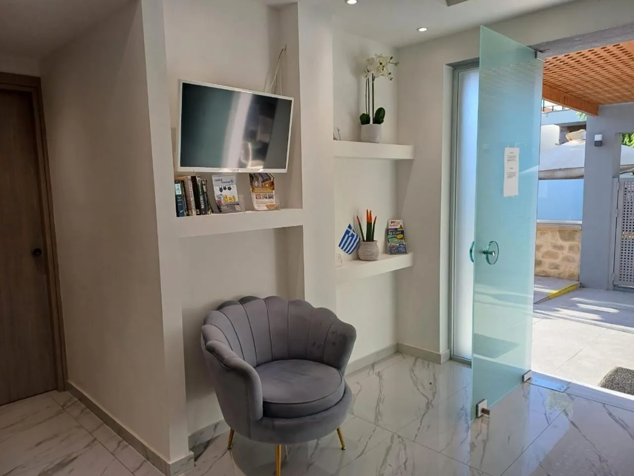 Lobby or reception in Deluxe City Hotel