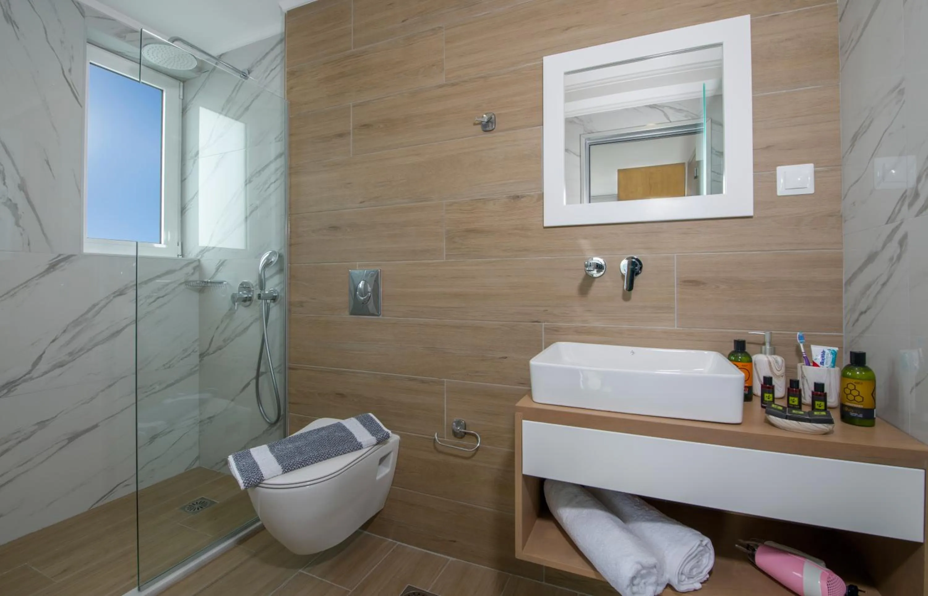 Bathroom in Deluxe City Hotel