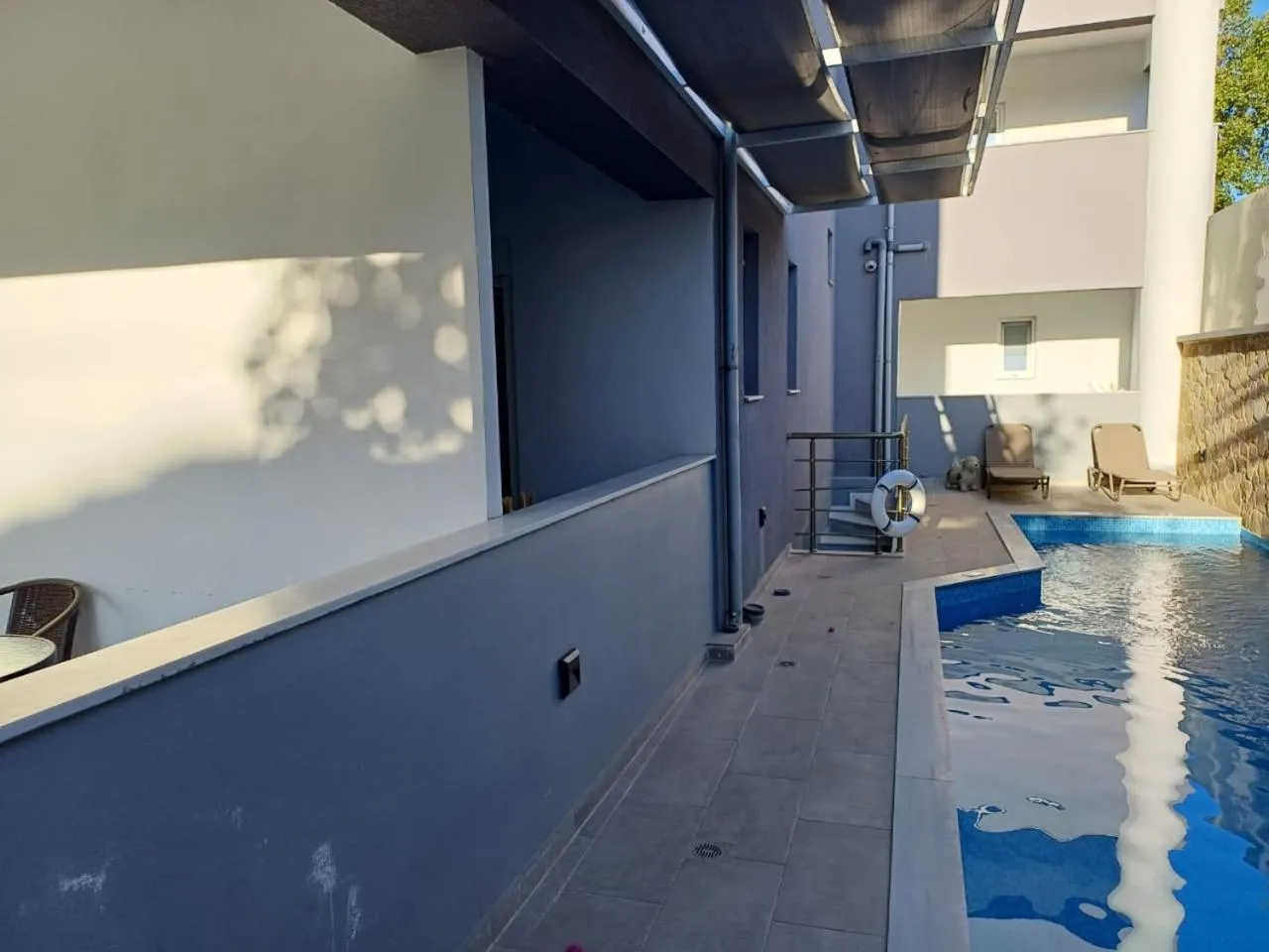 Swimming pool in Deluxe City Hotel