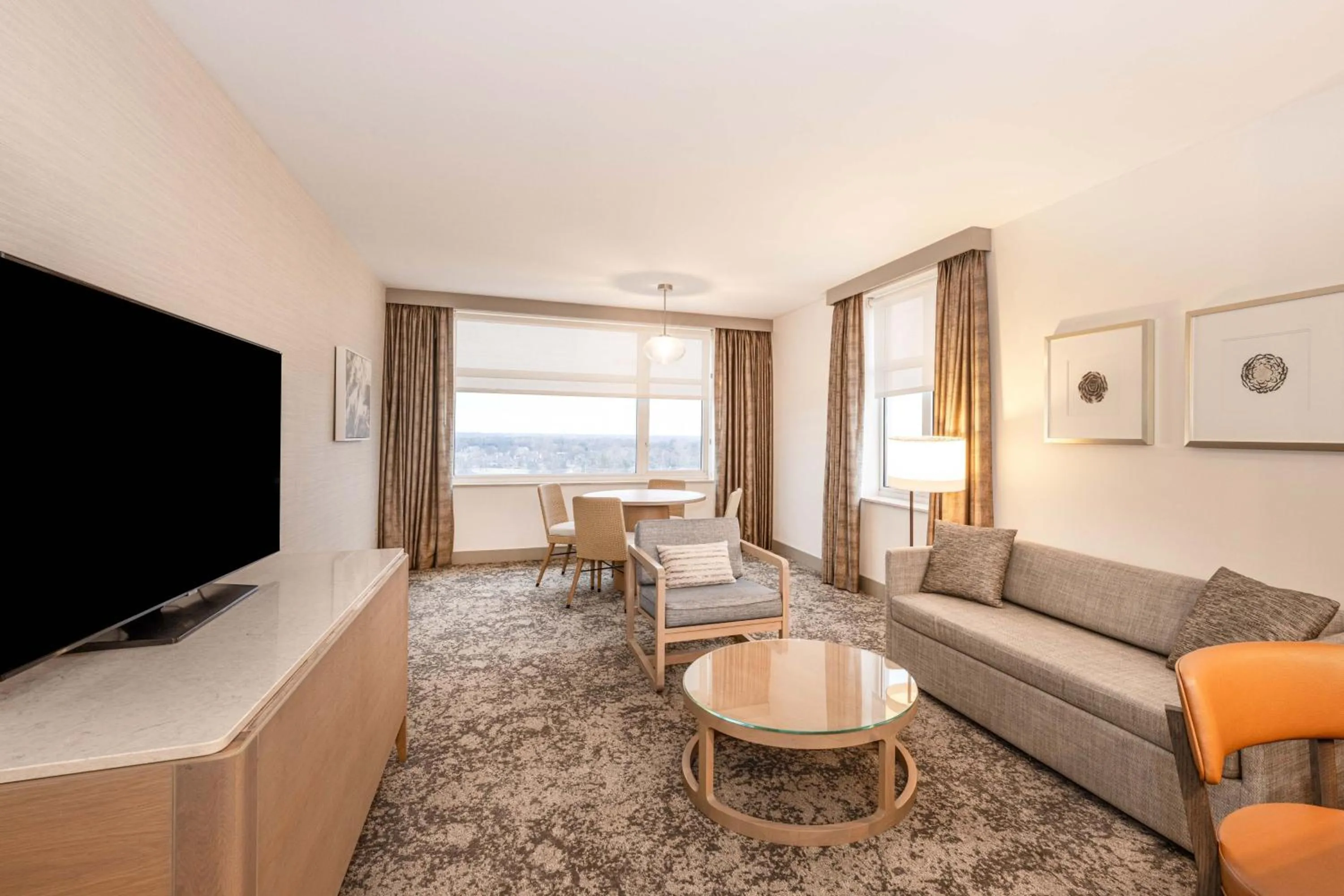 Photo of the whole room in The Westin Chicago Lombard