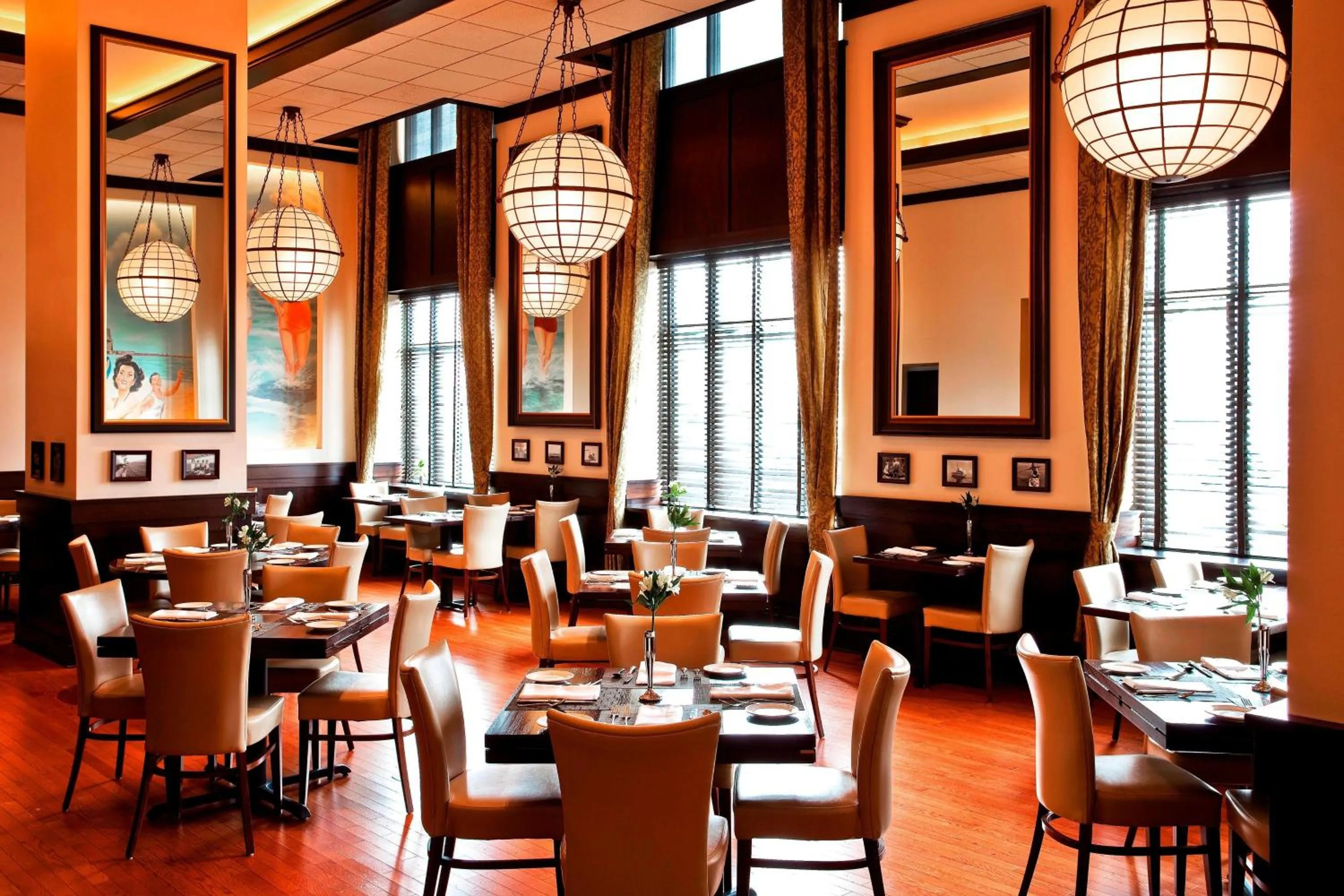 Restaurant/places to eat in The Westin Chicago Lombard