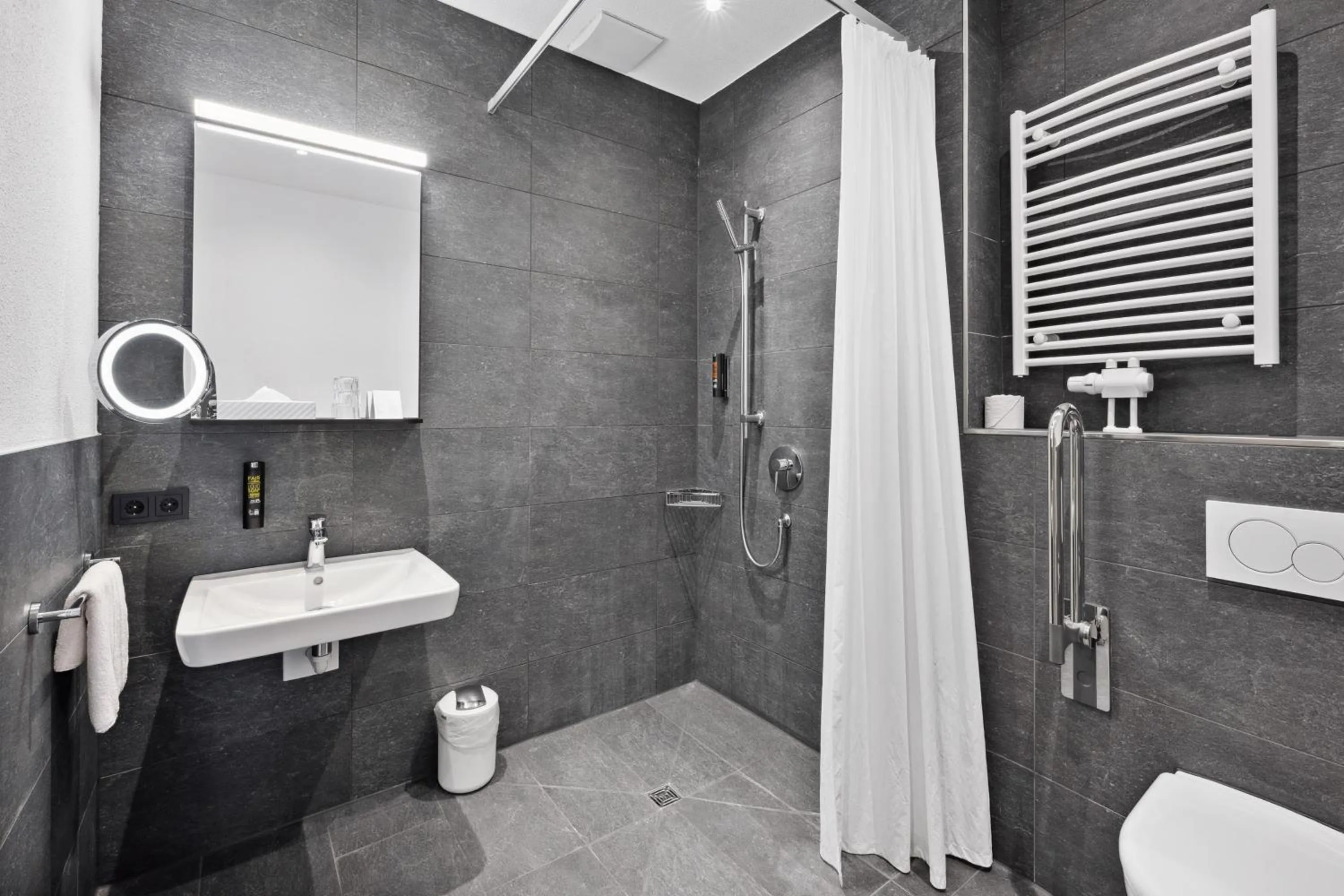 Shower in Hotel Zeppelin