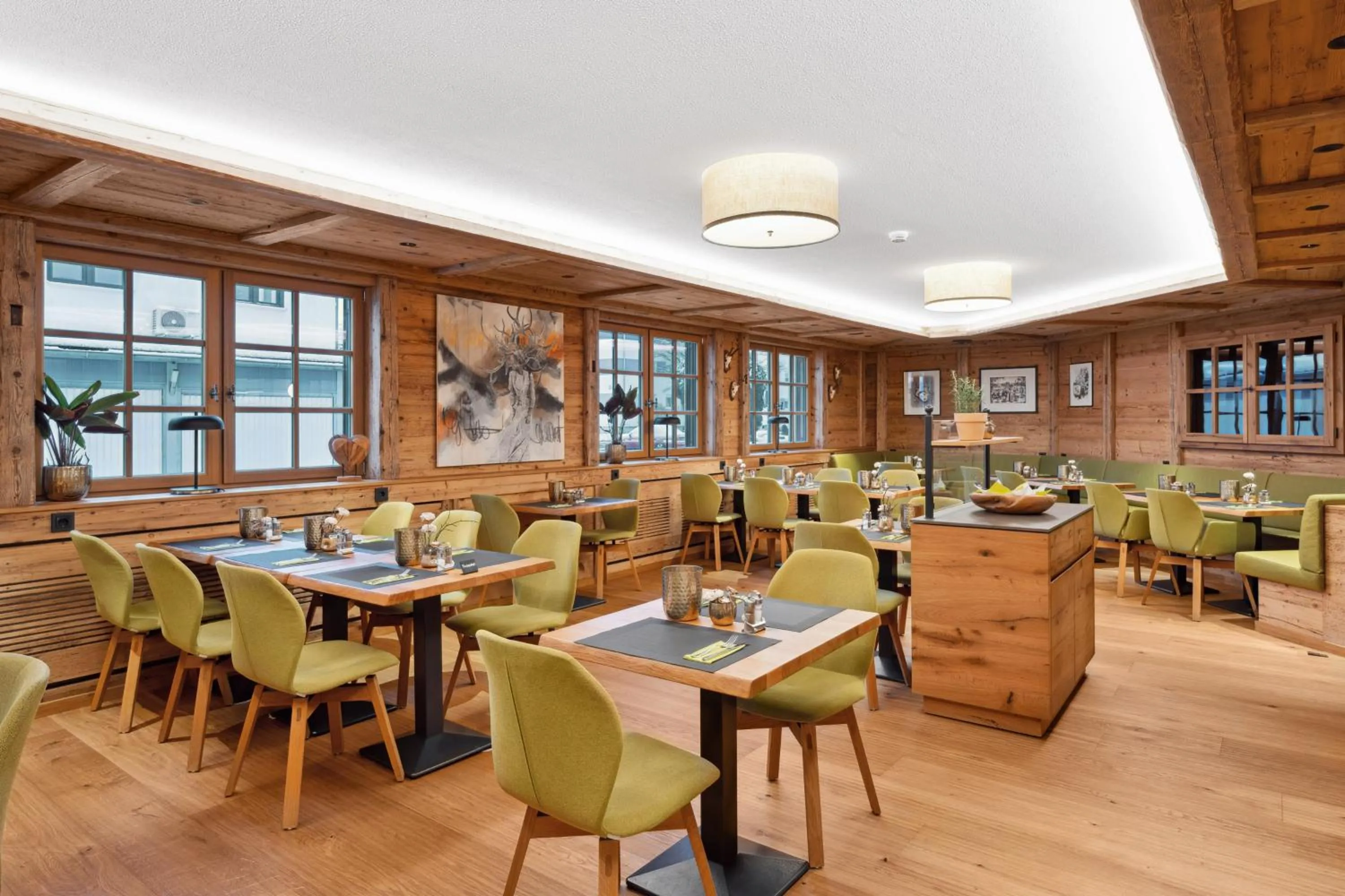 Restaurant/places to eat in Hotel Zeppelin