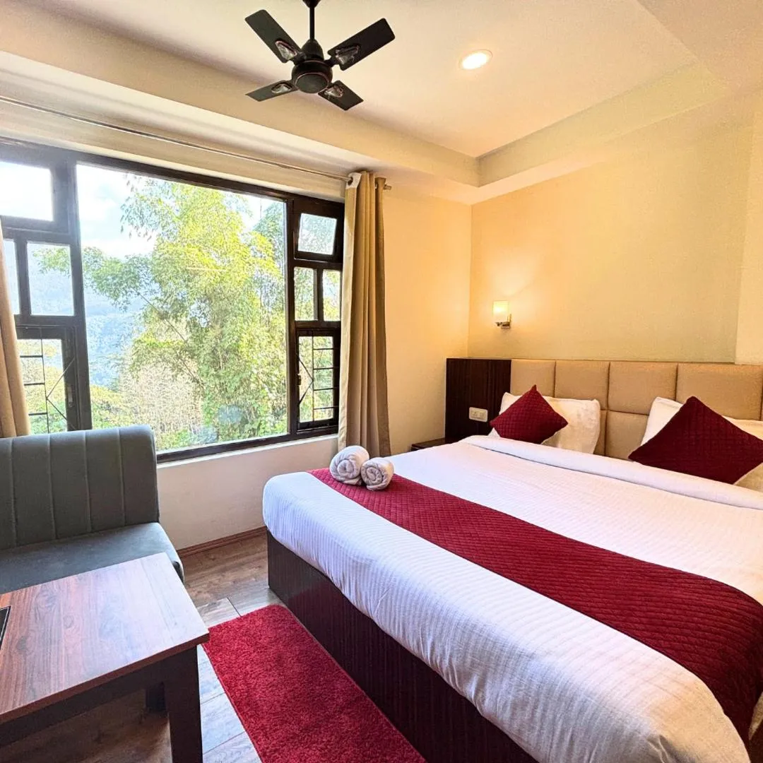 View (from property/room), Bed in Kunden Fortune Resort Gangtok Near MG Marg