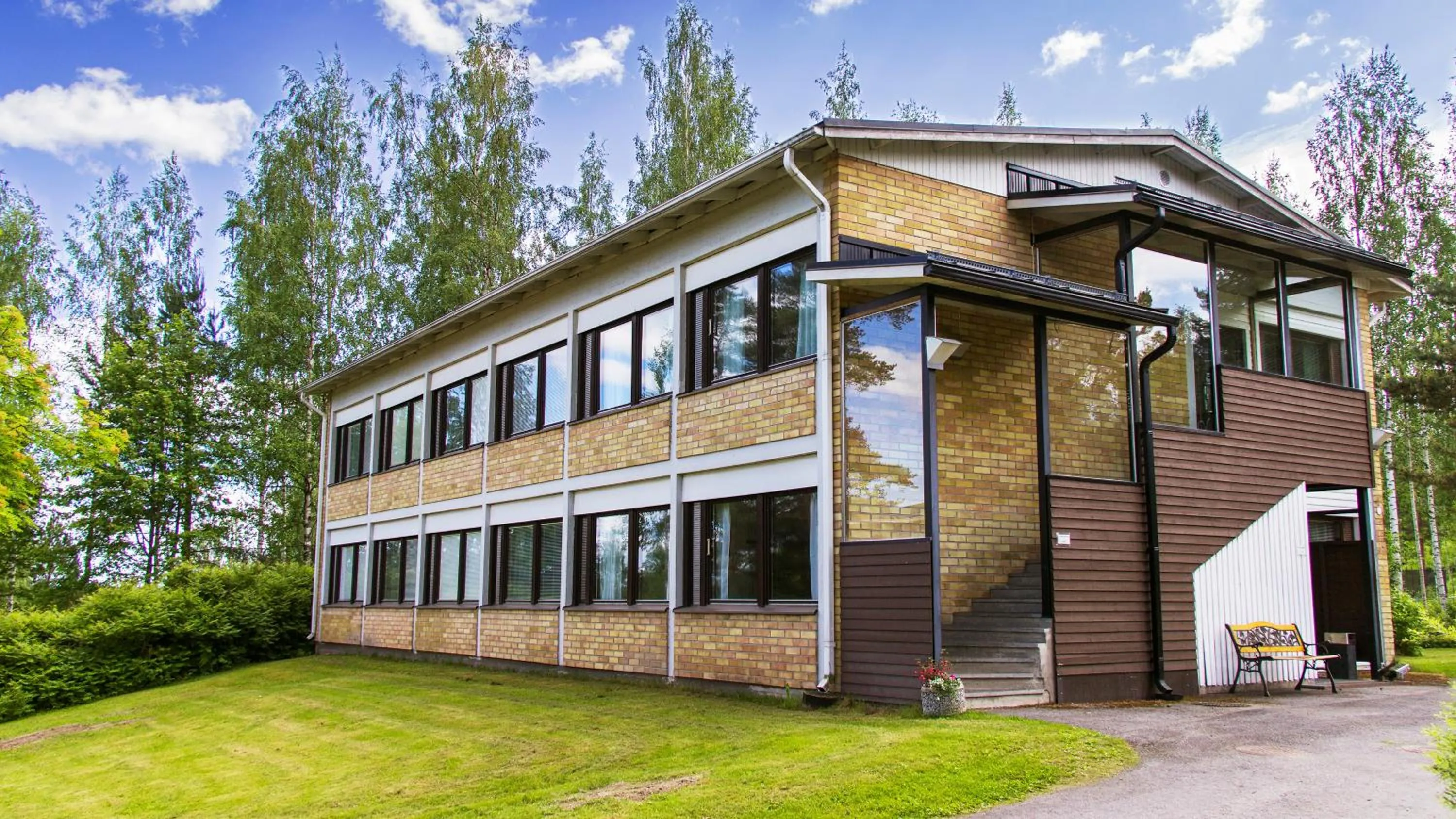Facade/entrance in Summer Hotel Tähtelä, Alkio-opisto