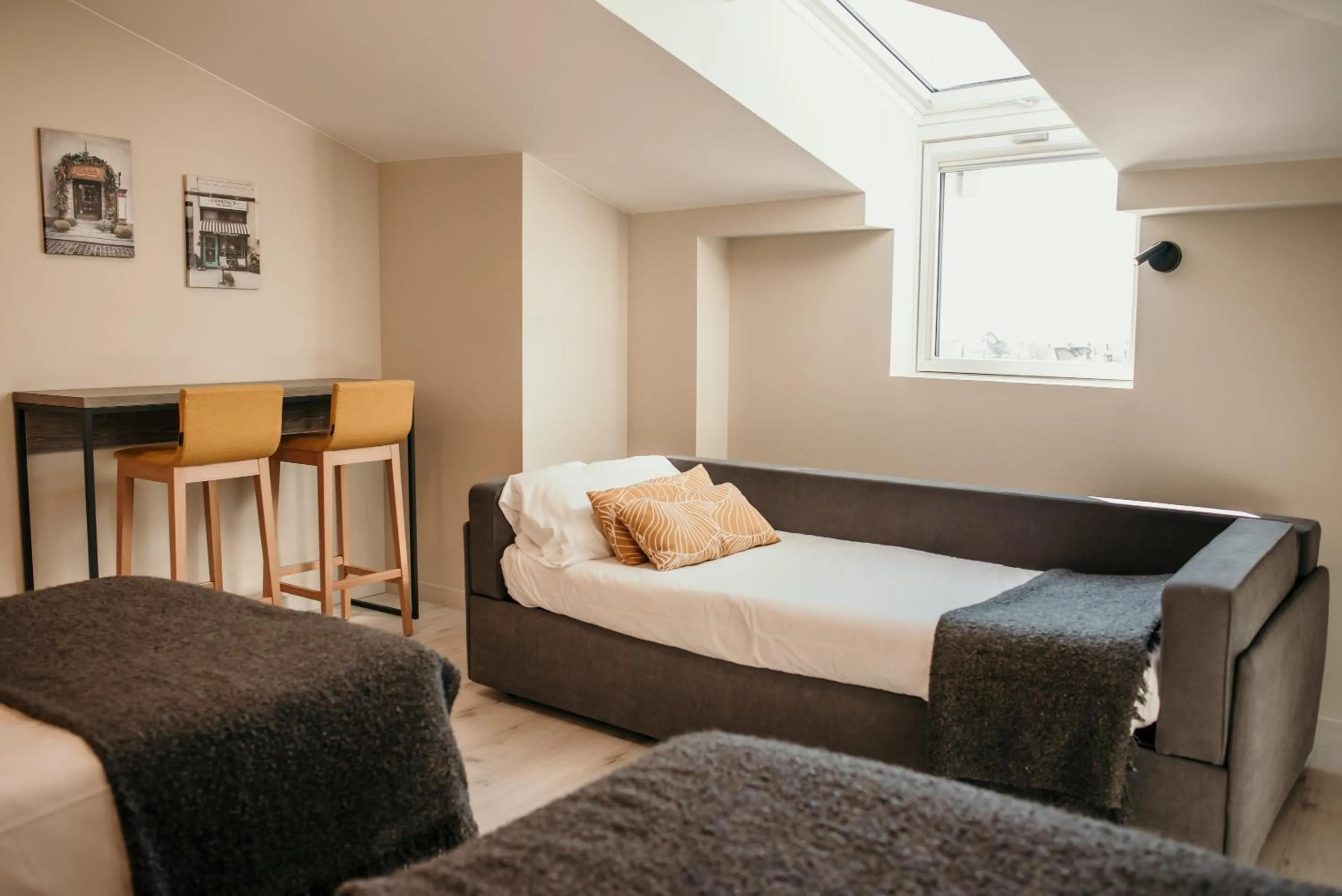 Bedroom, Bed in Hotel Lux Melide