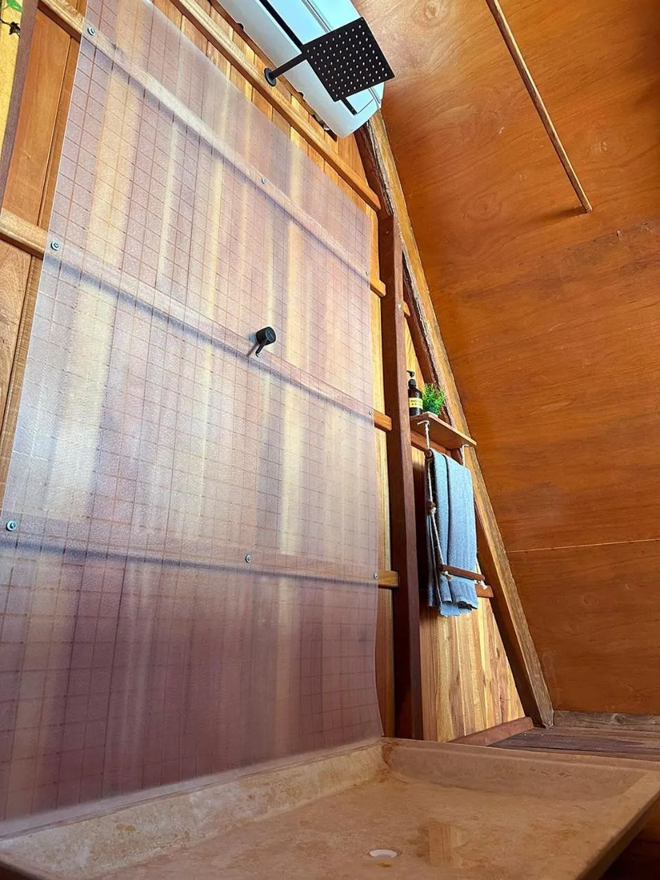 Shower in El Búho Lagoon Bacalar