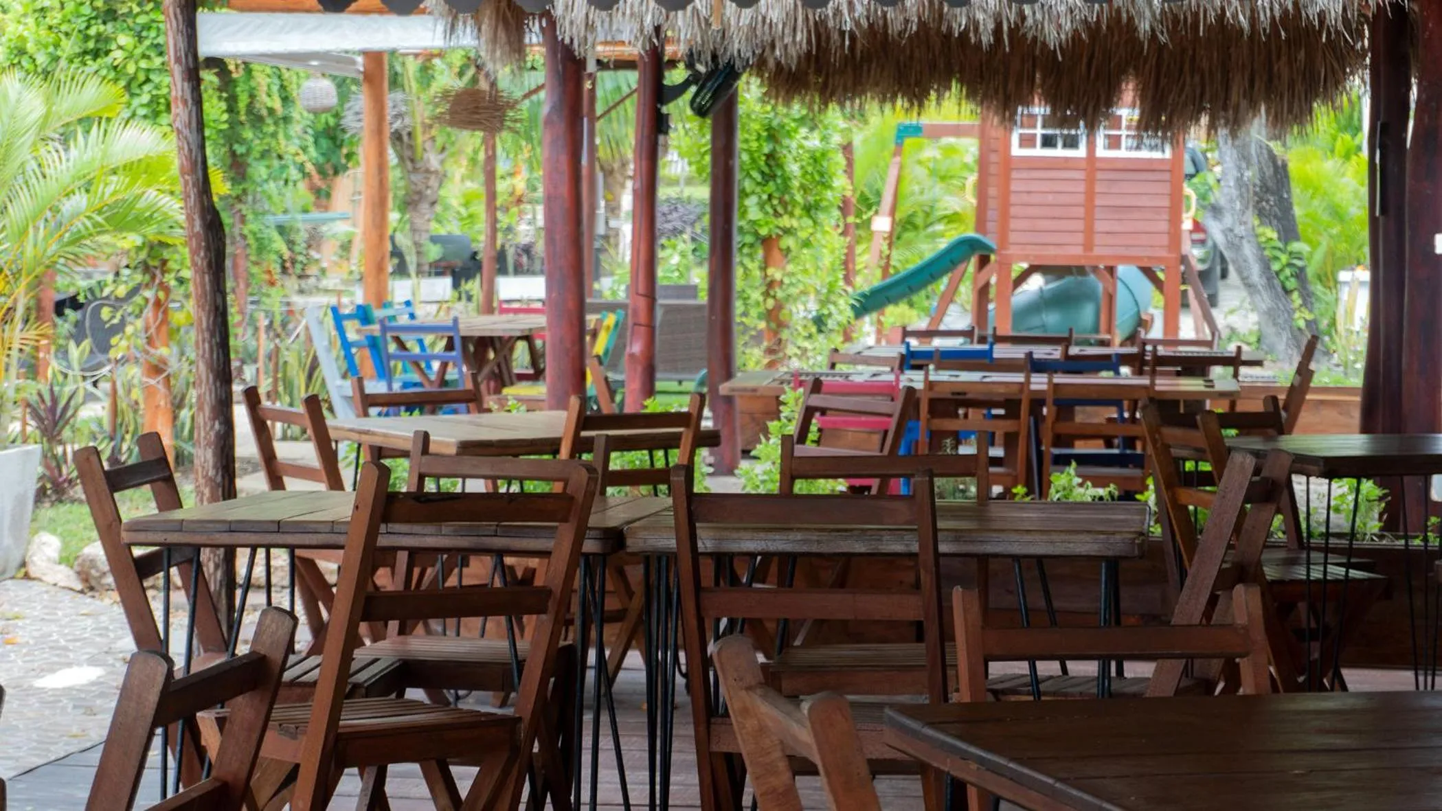Dining area in El Búho Lagoon Bacalar