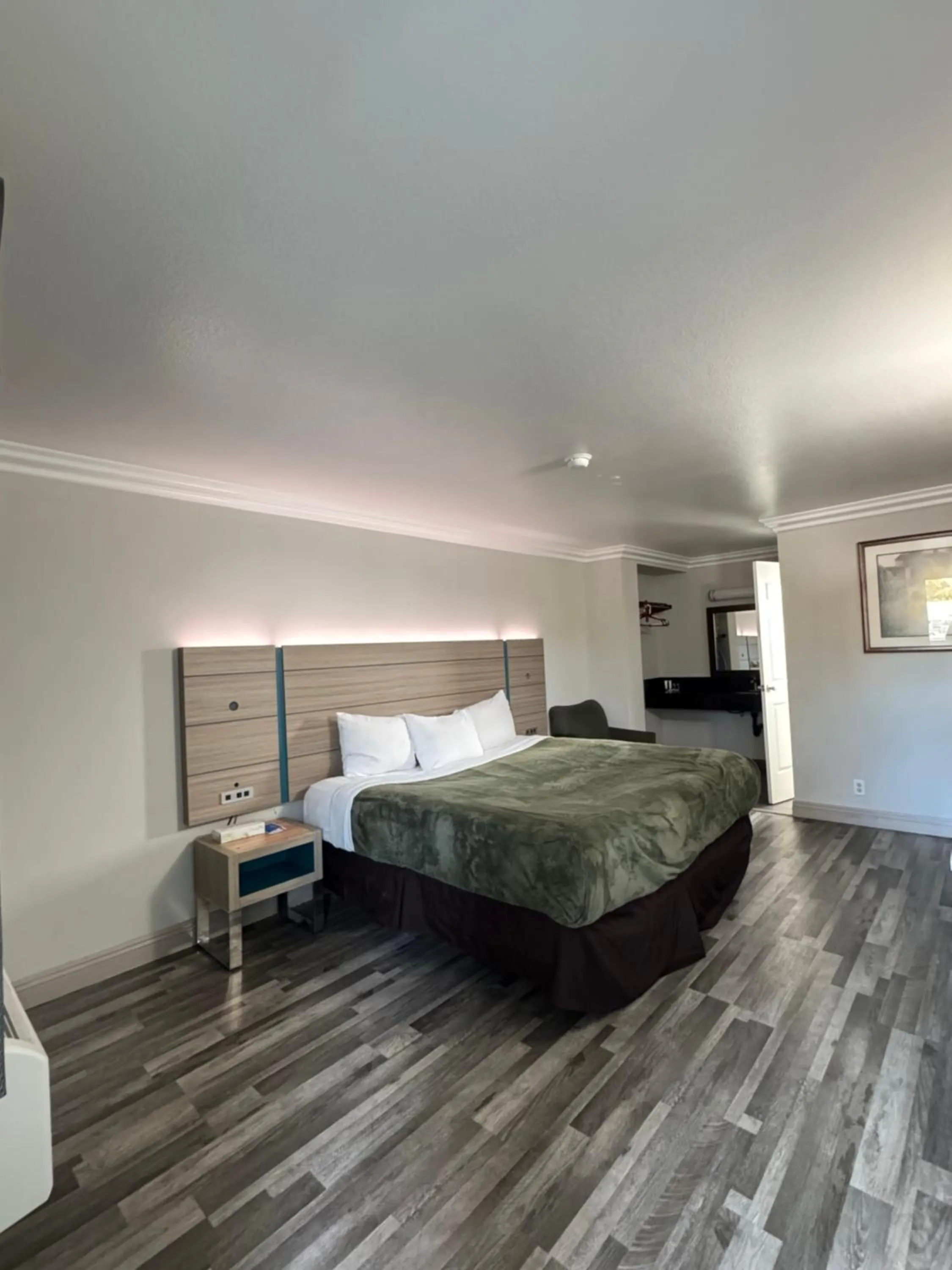 Bed in Rodeway Inn Ventura Midtown