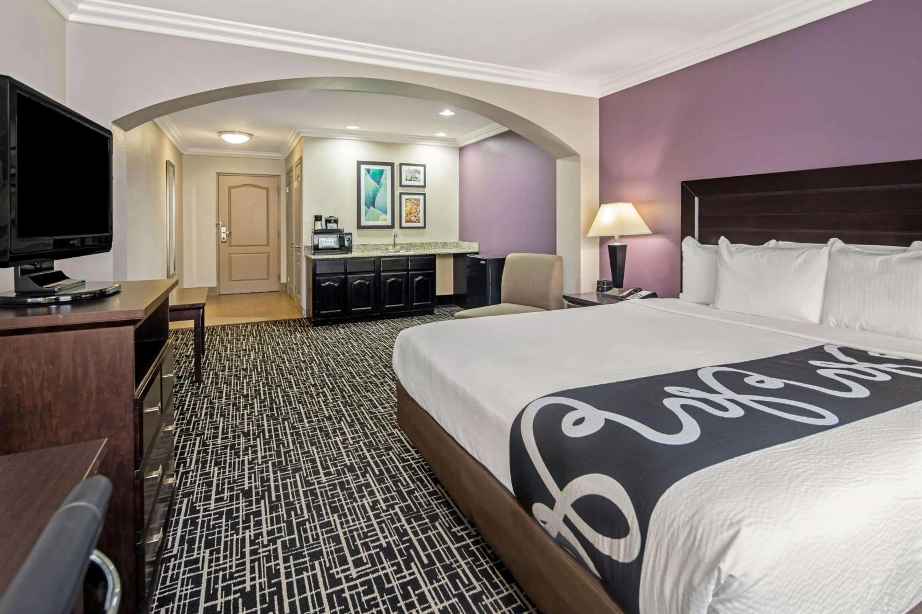 Photo of the whole room, Bed in La Quinta by Wyndham Temecula