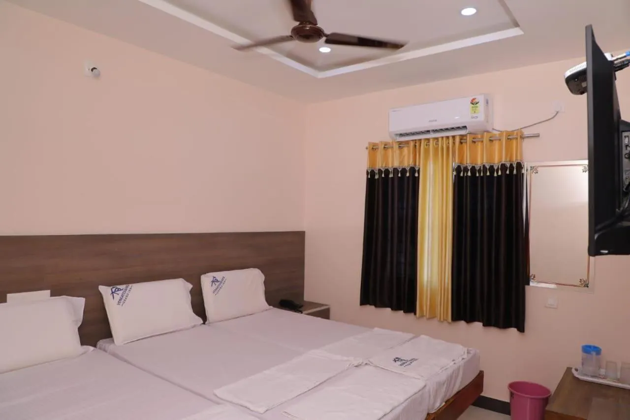 Bed in NB VENKATESWARA GRAND Inn