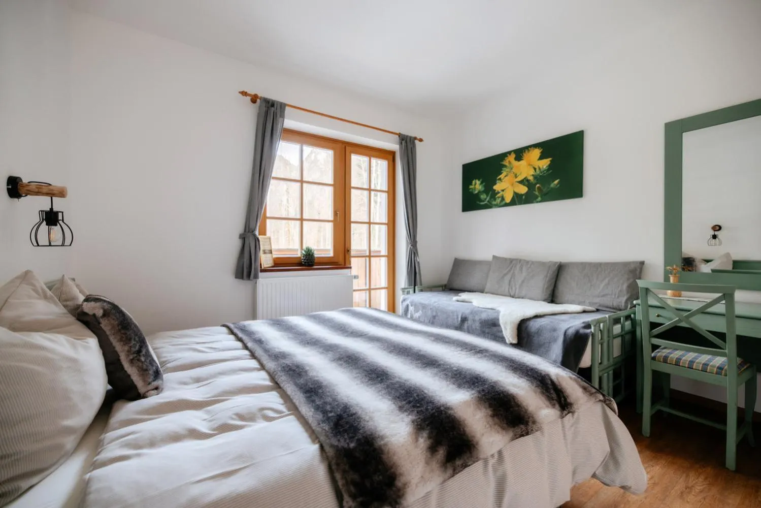 Seating area, Bed in Eko hiša-Eco House Na razpotju