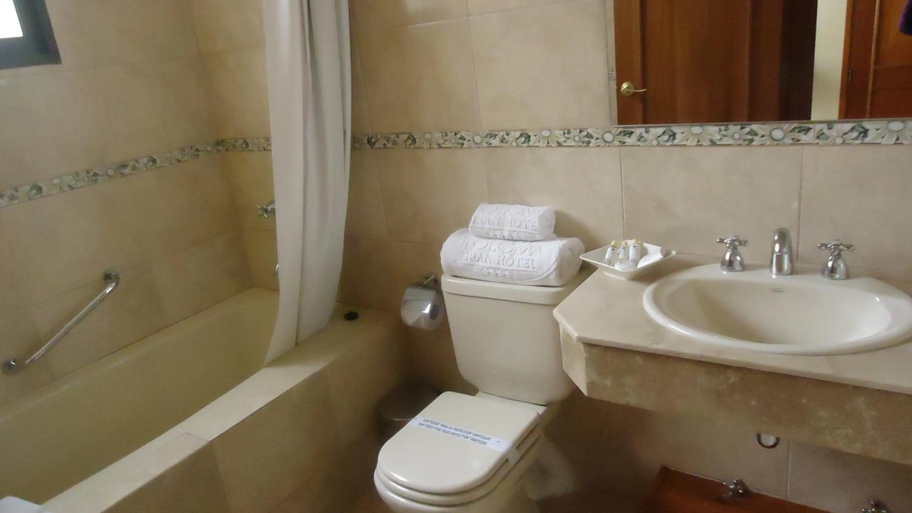 Bathroom in Gran Hotel Toloma
