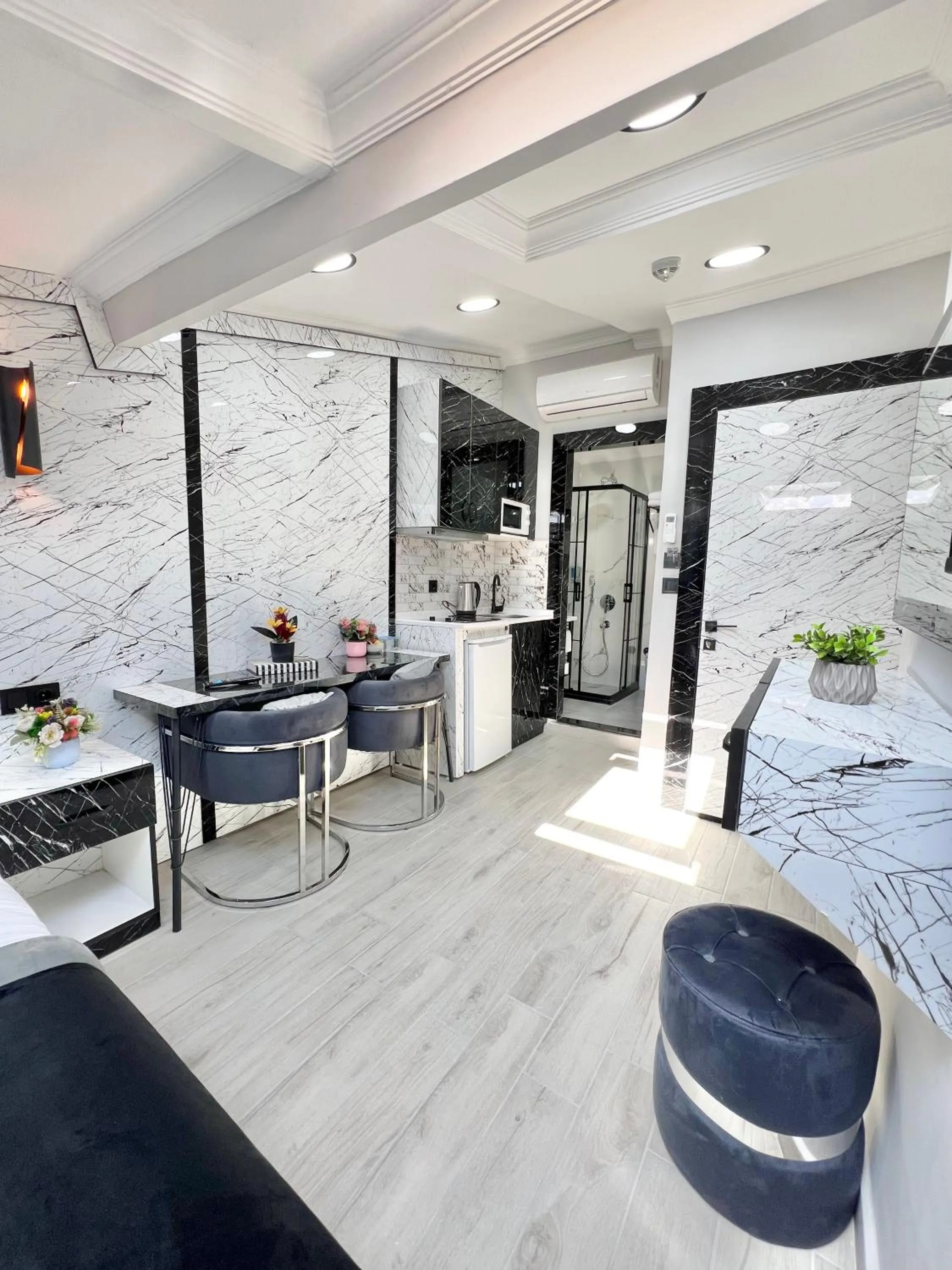 Taksim Larissa hotel suites