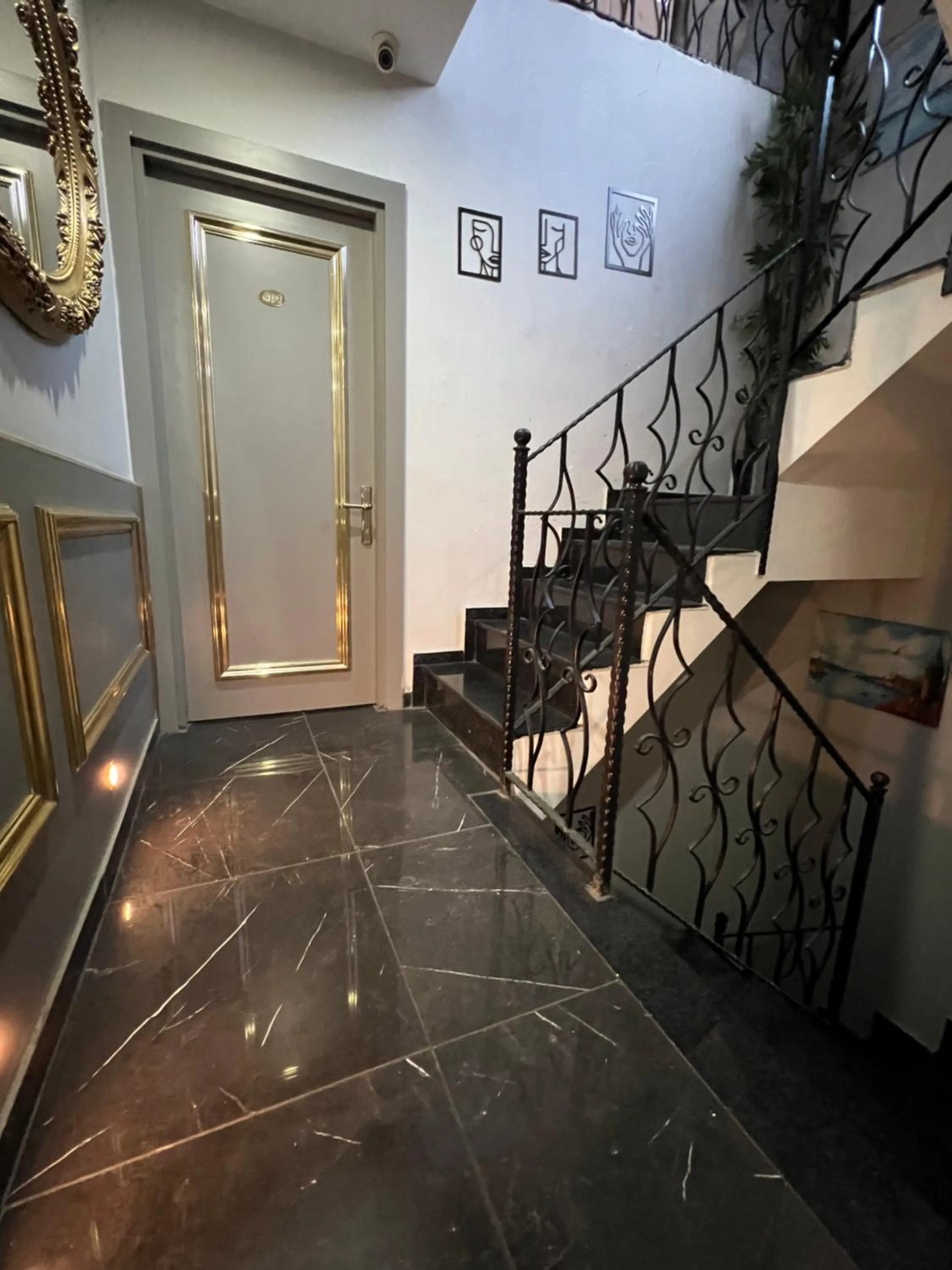 Taksim Larissa hotel suites