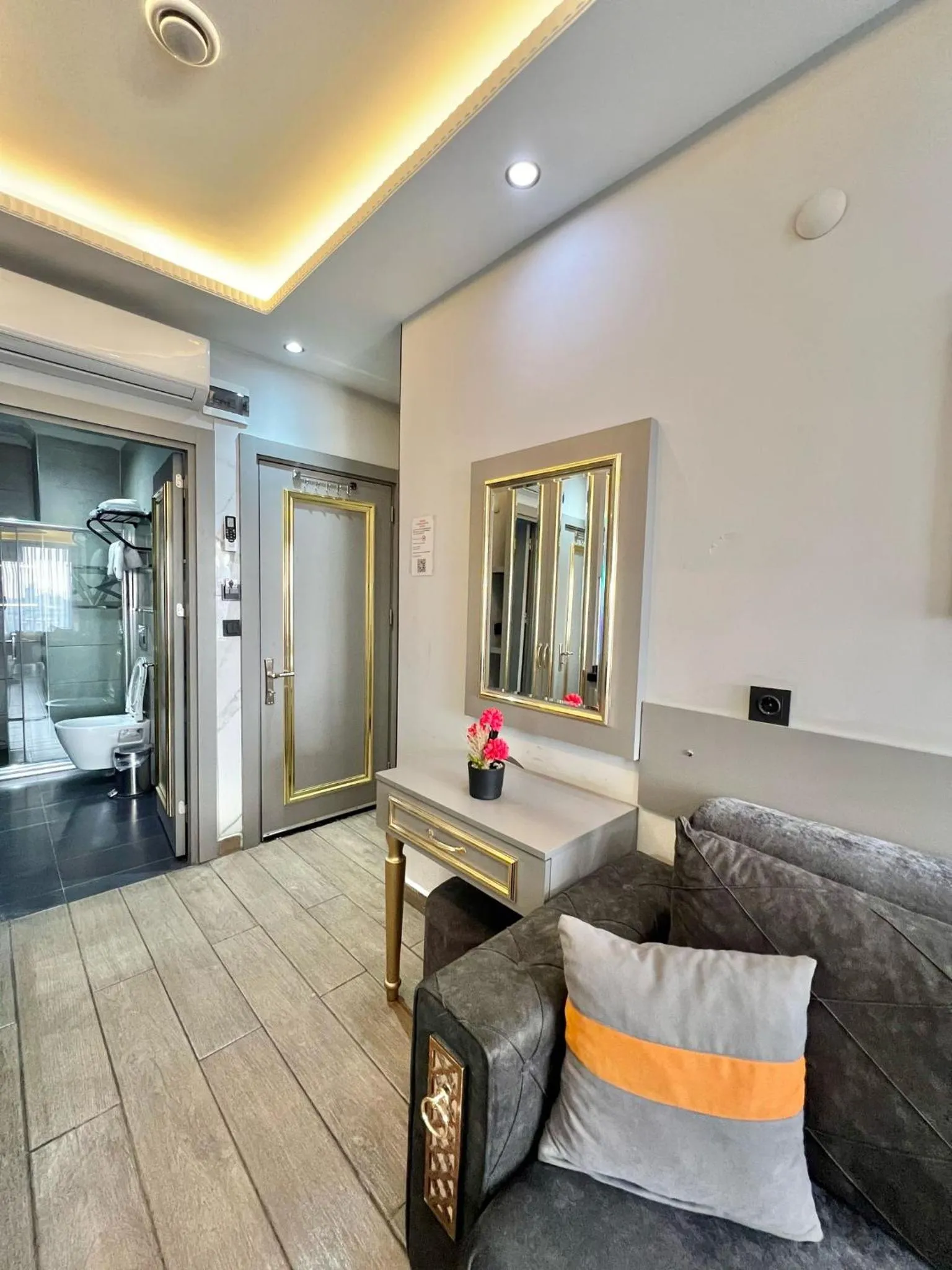 Taksim Larissa hotel suites