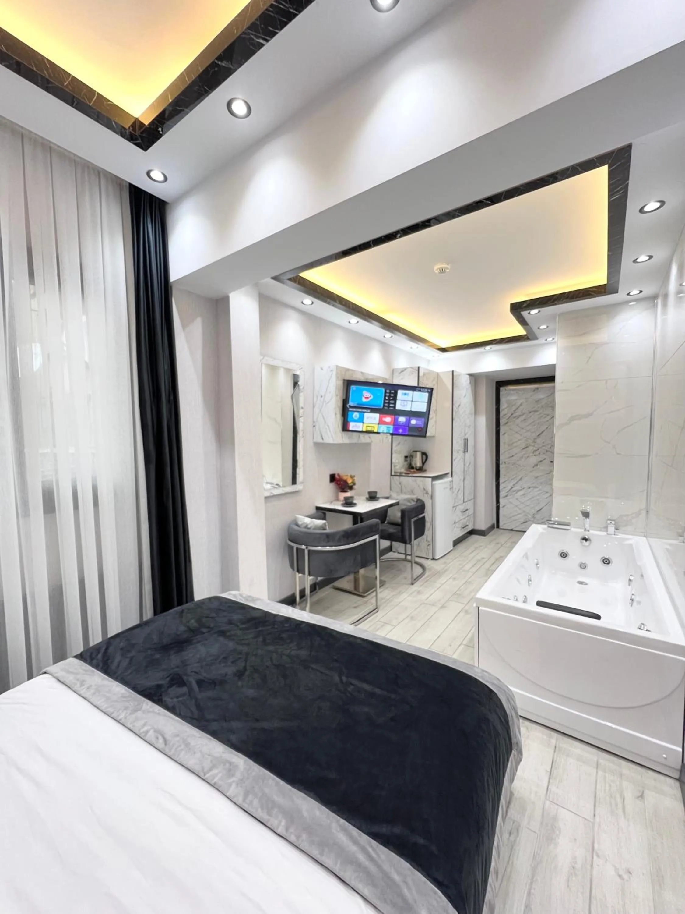 Bed in Taksim Larissa hotel suites