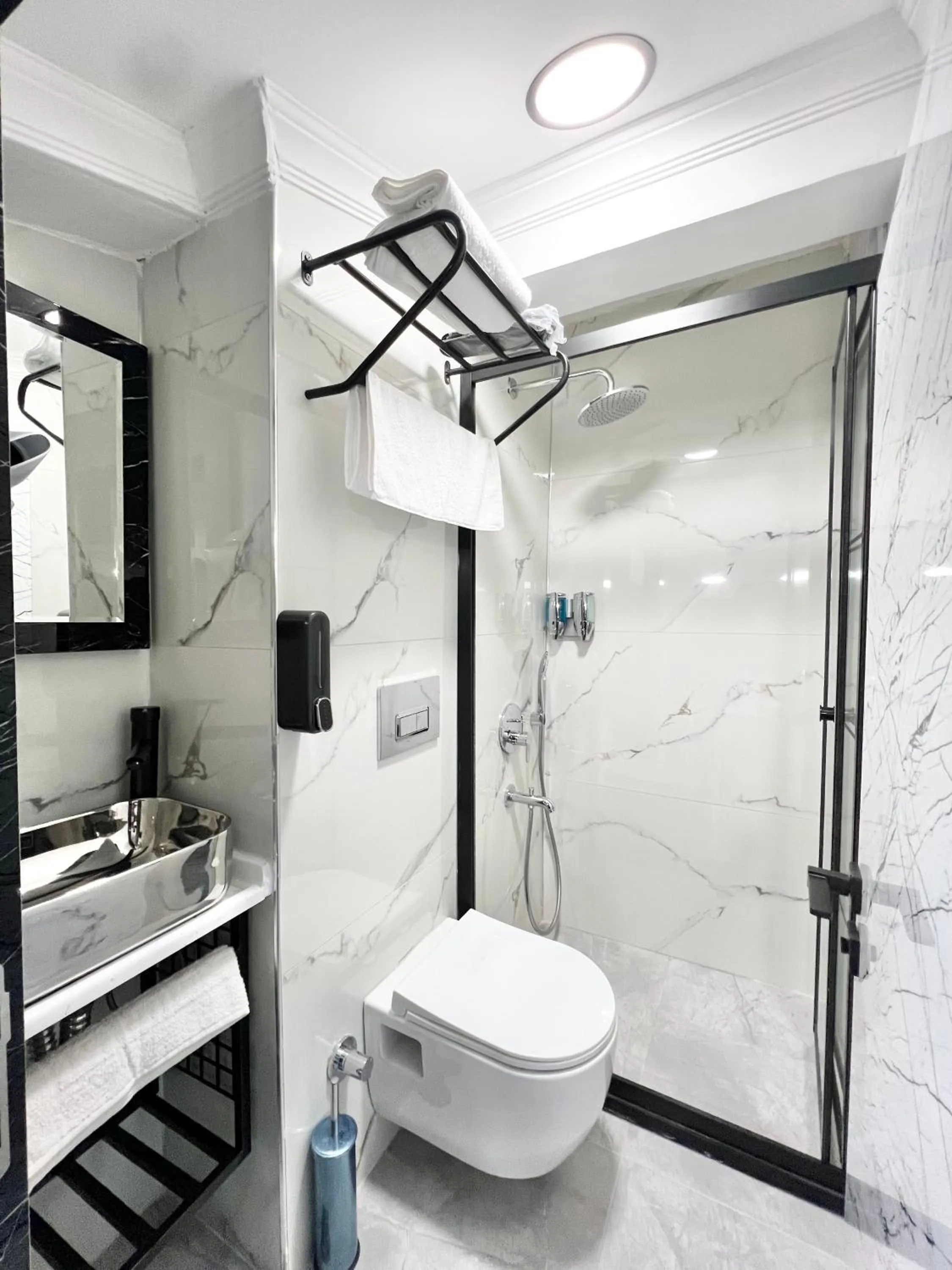 Taksim Larissa hotel suites