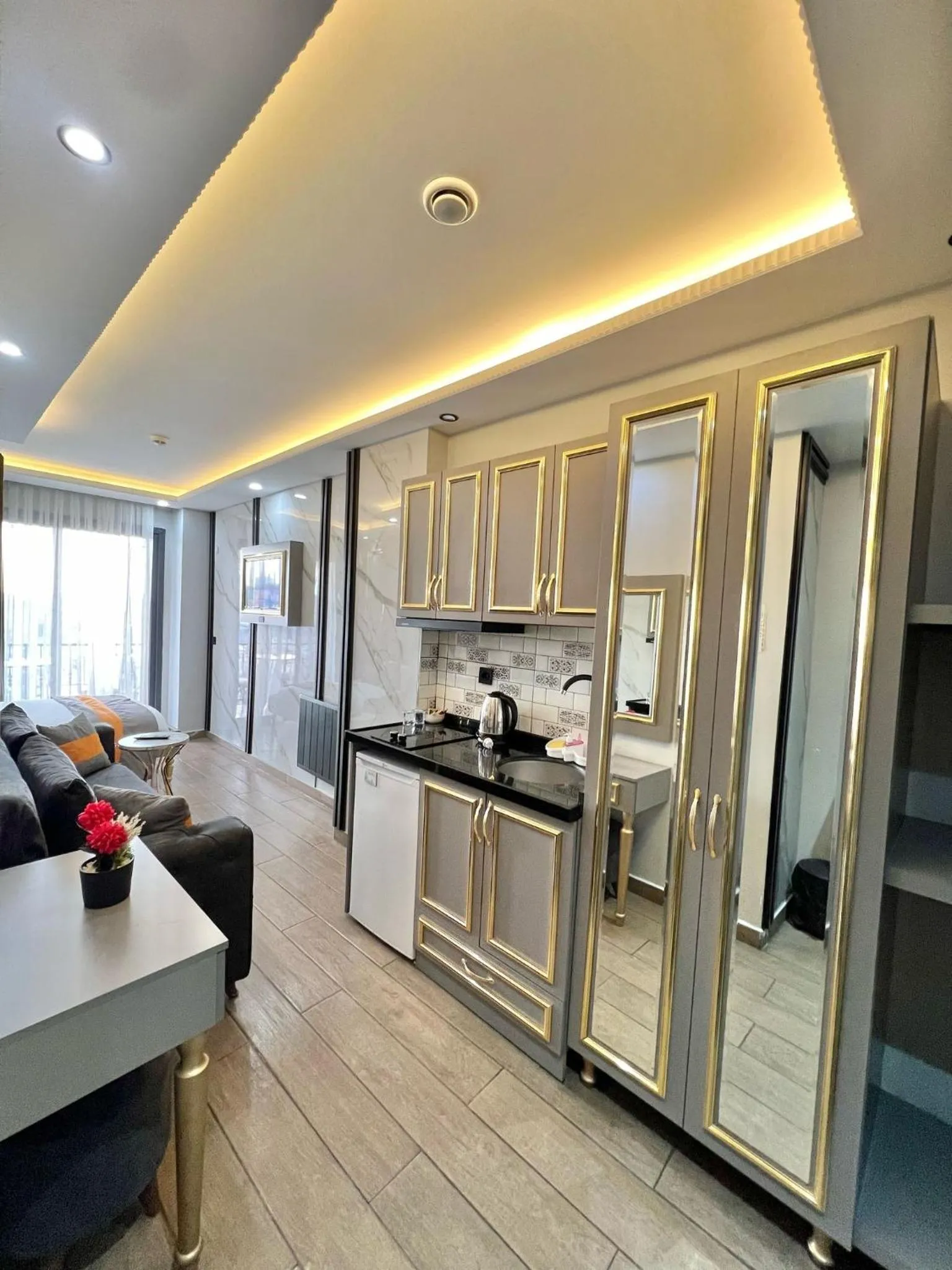 Taksim Larissa hotel suites