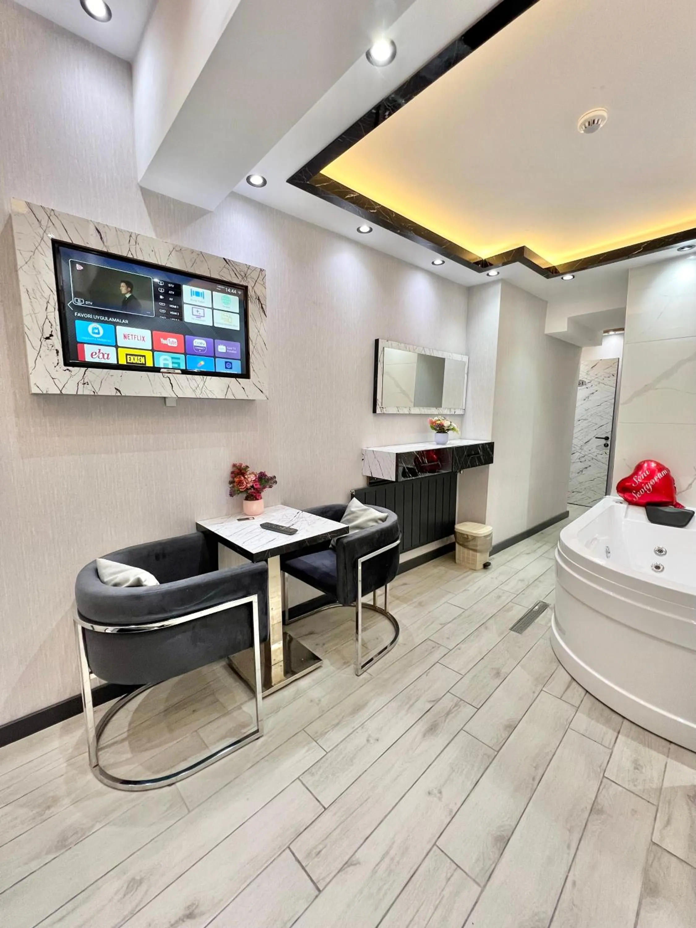 Taksim Larissa hotel suites